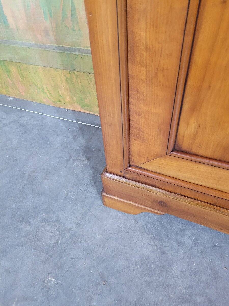 Small bonnetière bassette in cherry wood