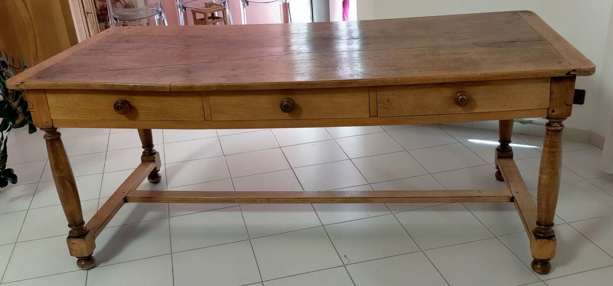 Farm table