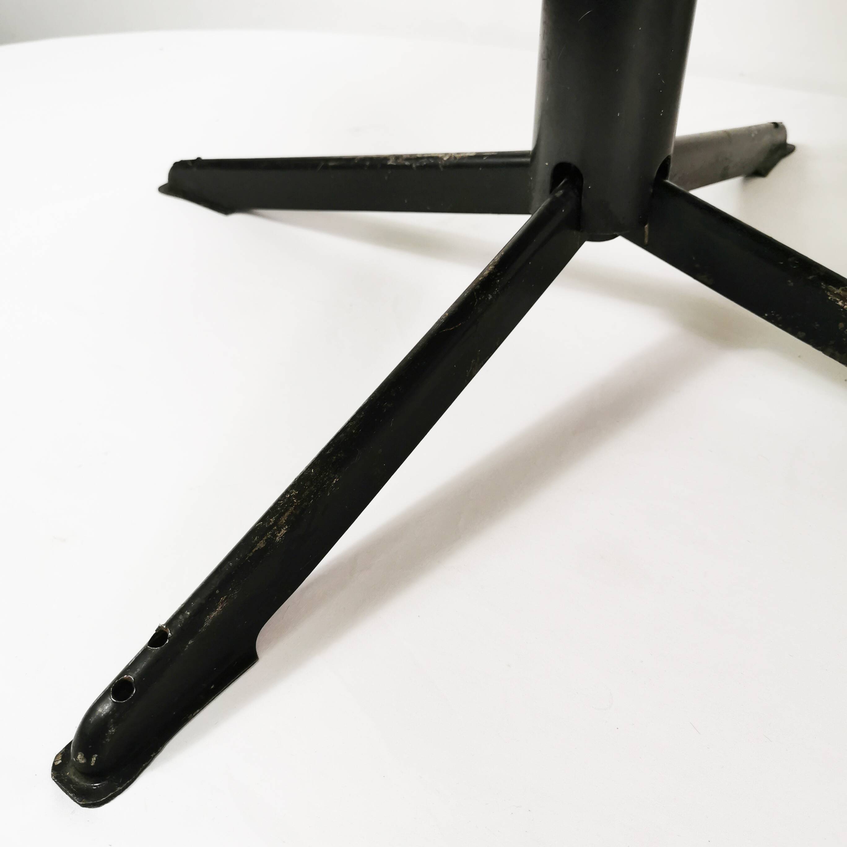 Pair of modernist Balloon armchairs, Germany 1960s.