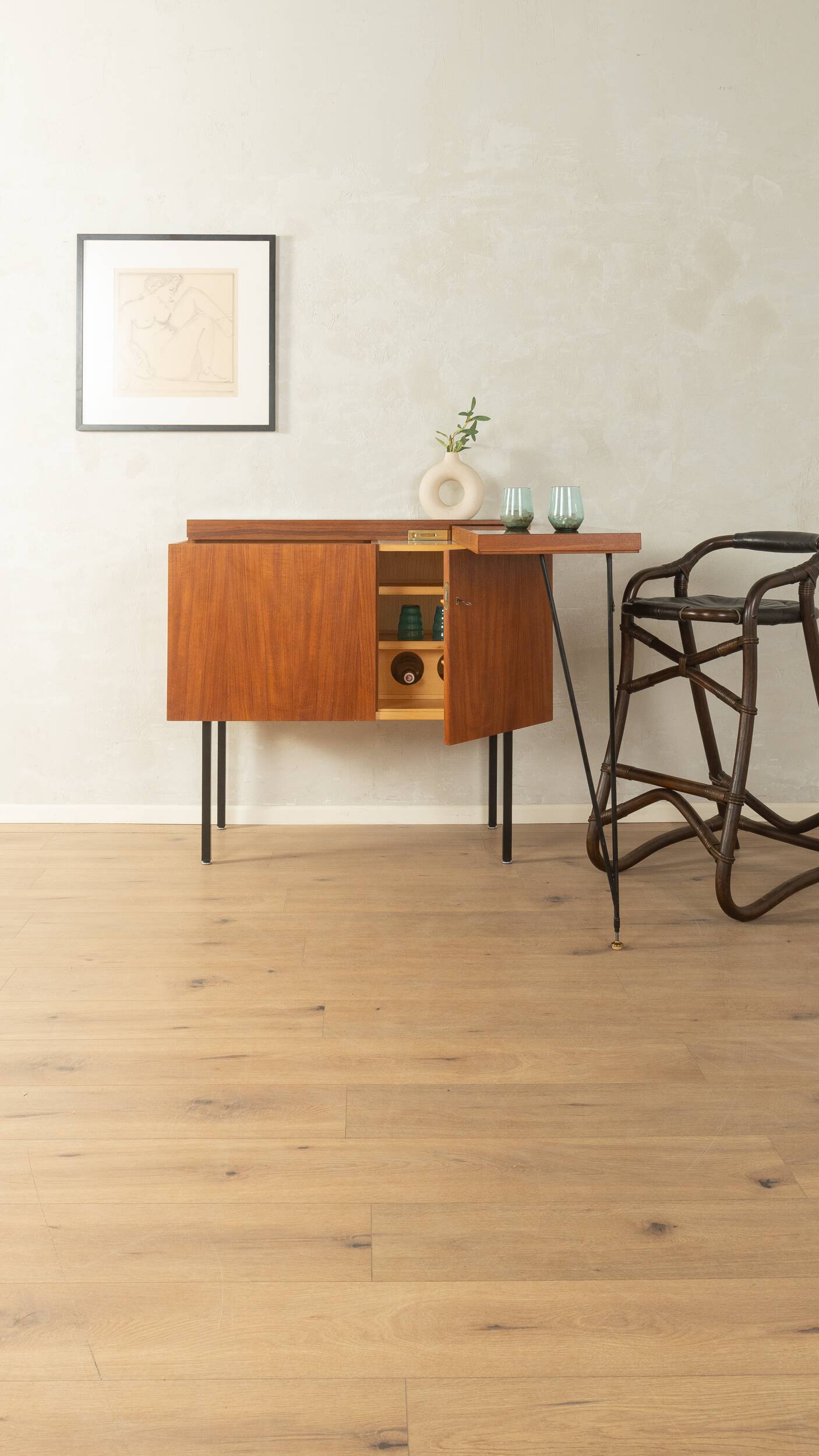 Exclusive home bar from the 1960s