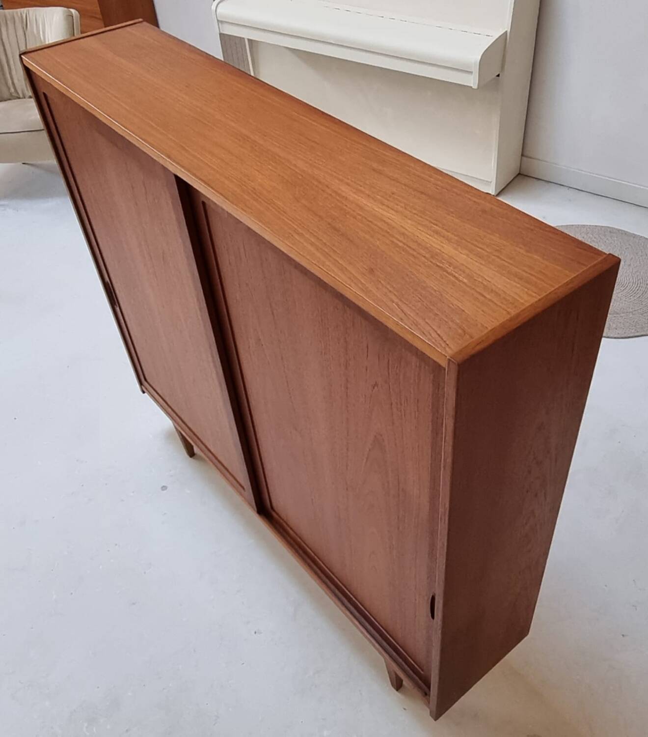 Armoire du milieu du siècle