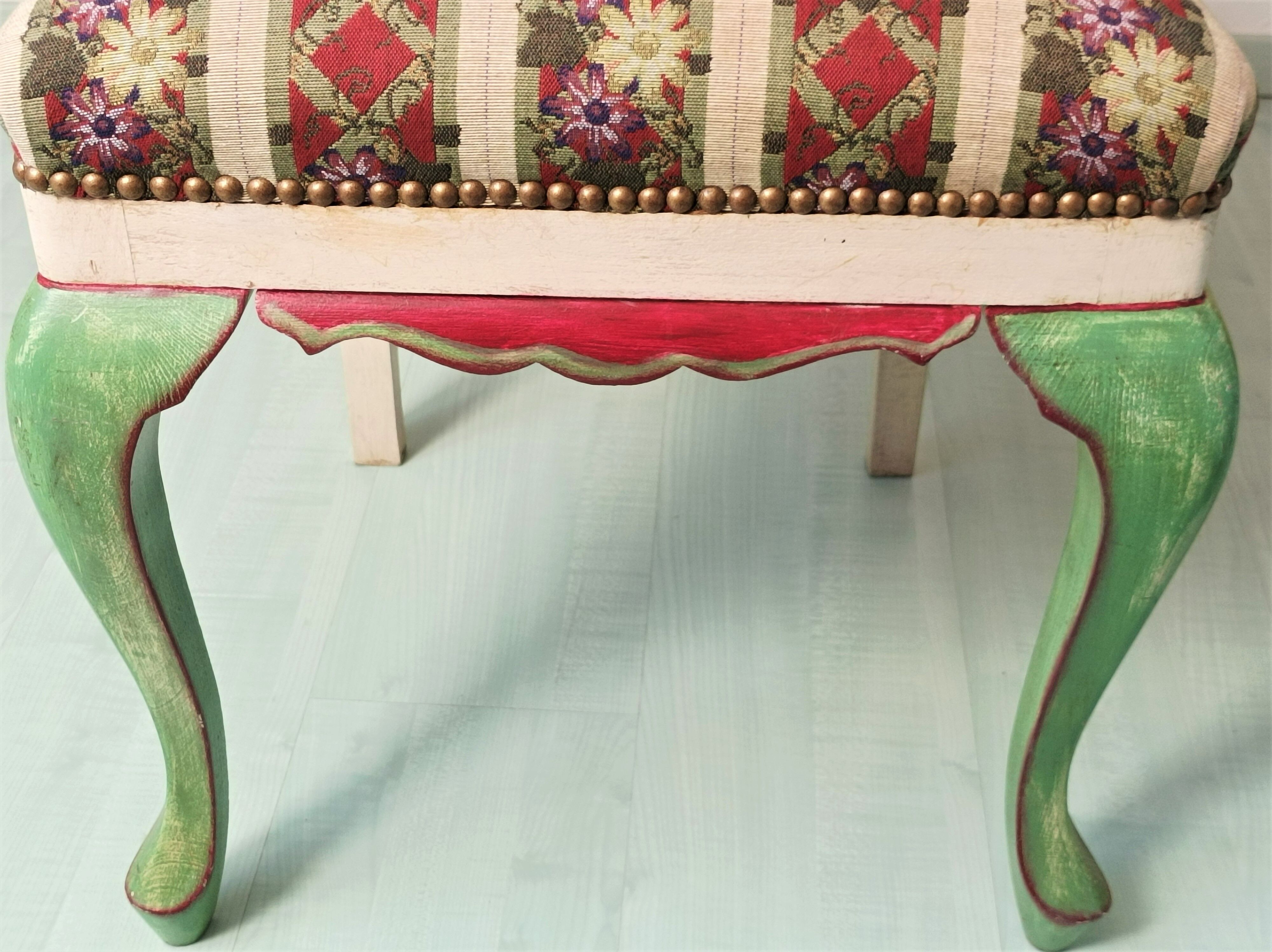 Chair with lyre backrest