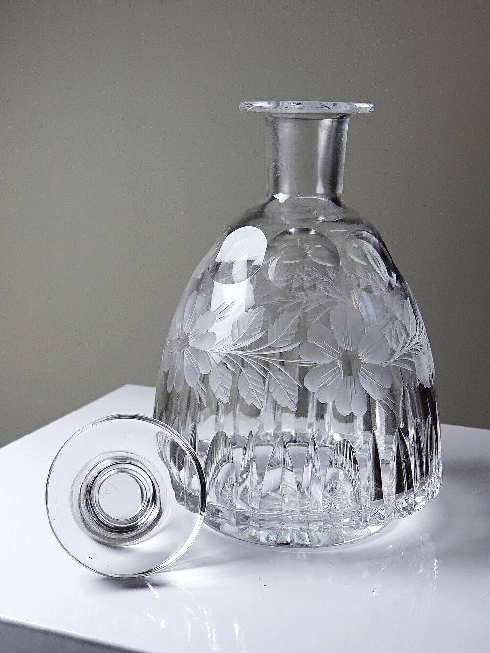 Antique cut and engraved crystal carafe with floral decoration, Bohemia, 19th-20th century.