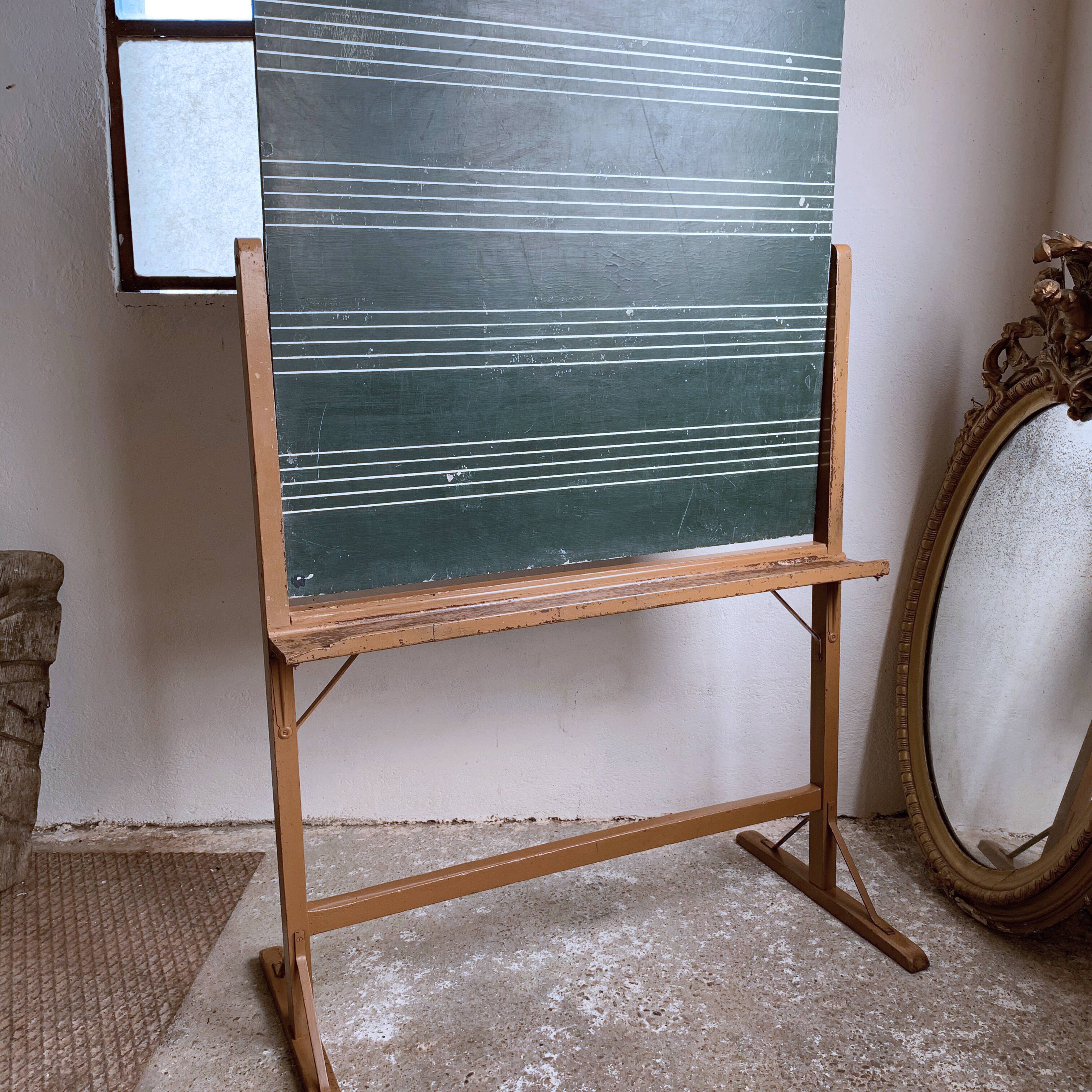 Former school board swivelling on foot