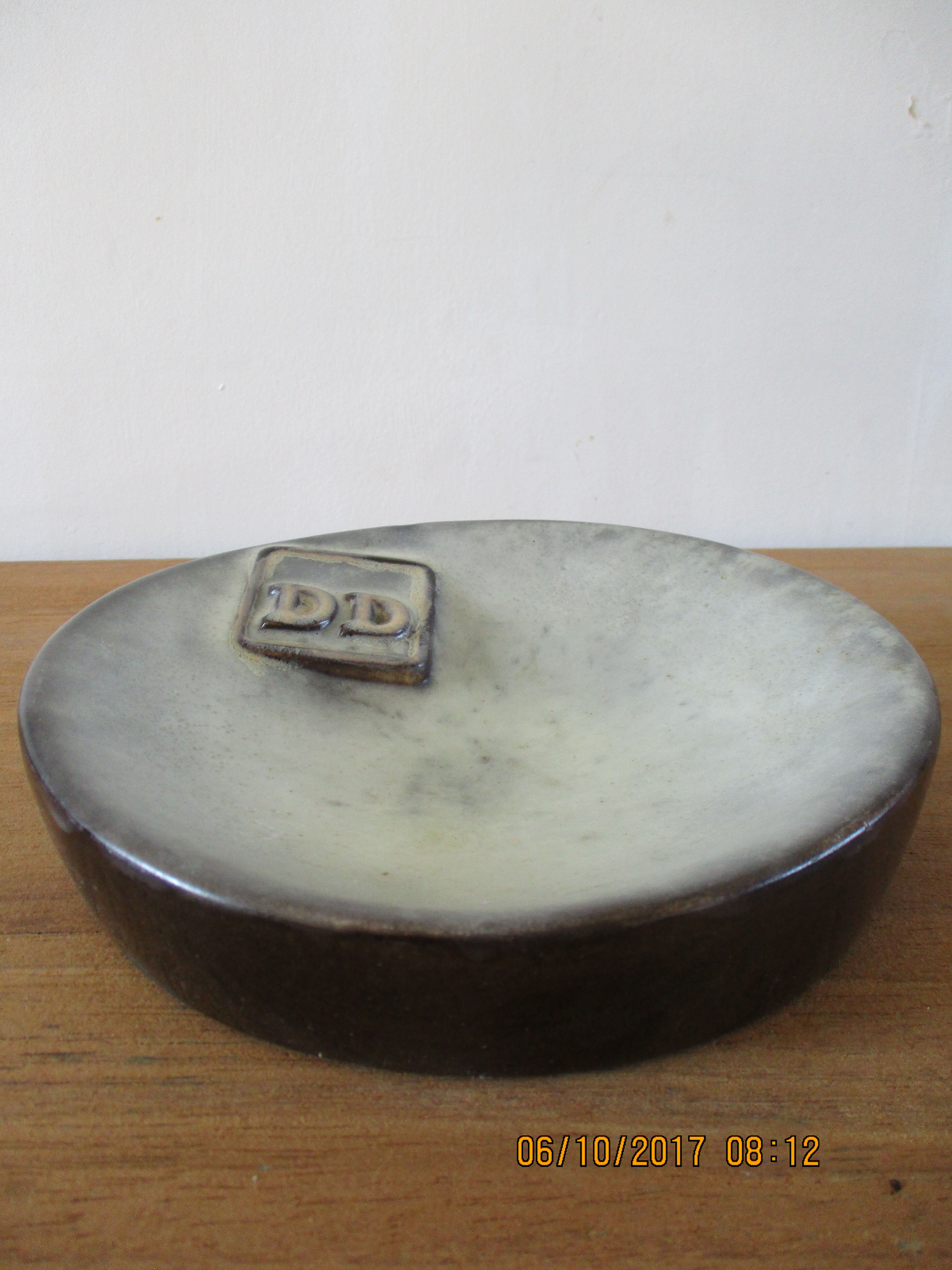 Empty ceramic pocket signed Villenauxe in Champagne 70s