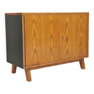 Small buffet with two doors by Frantisek Jirak, oak, 1960.