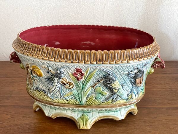 Importante jardinière cache pot barbotine décor insectes musiciens fin 19e