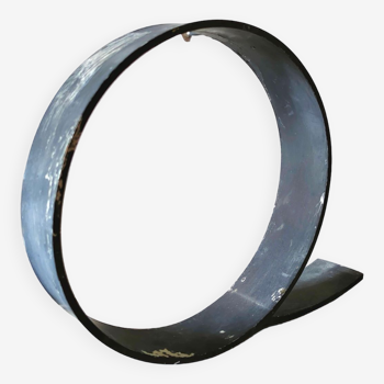 Vintage metal letter Q