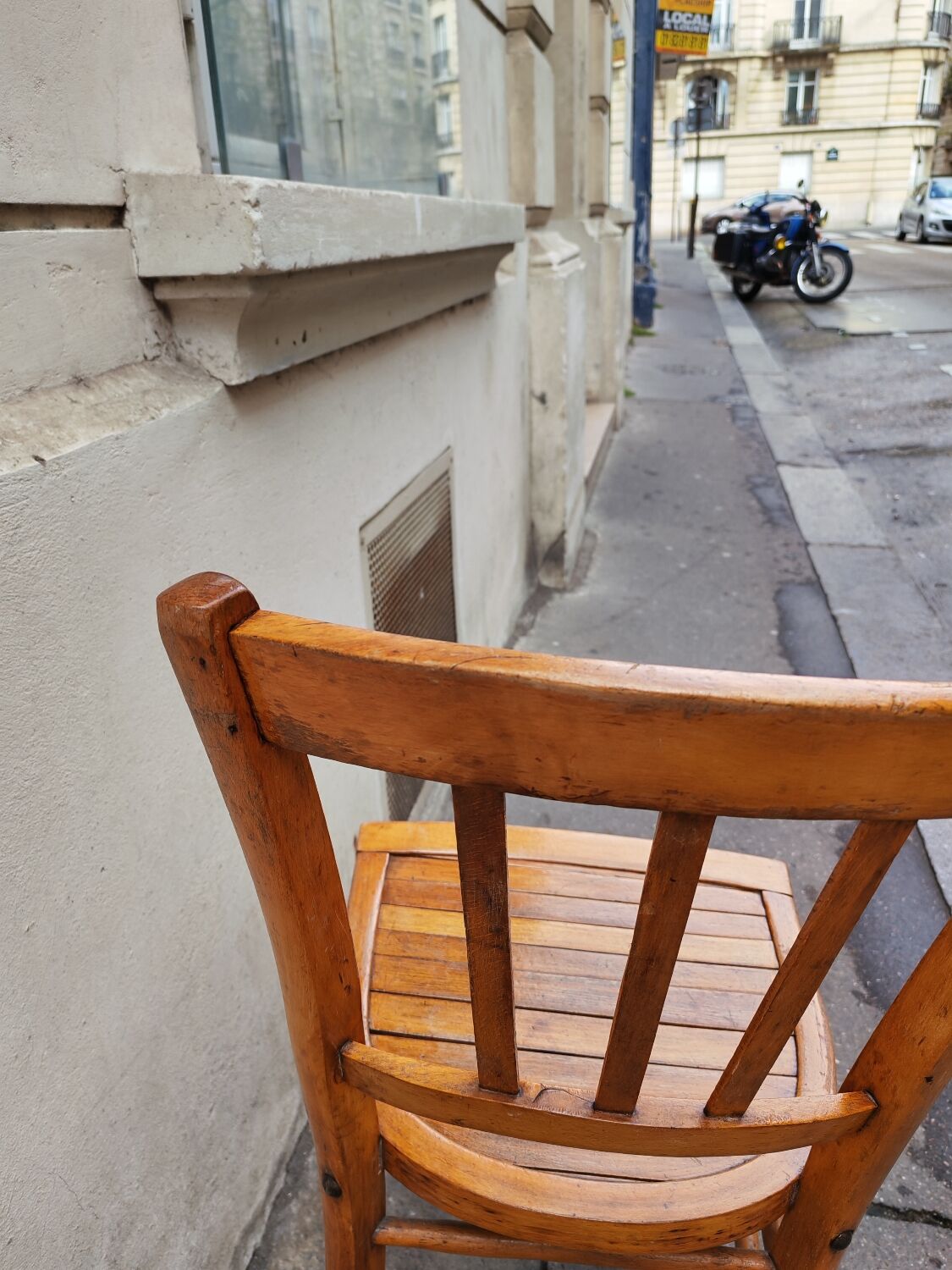 Chaise bistrot en bois vintage