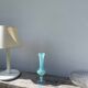Vase romantique en opaline bleu