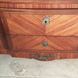 Commode en marqueterie style Transition Louis XV-Louis XVI