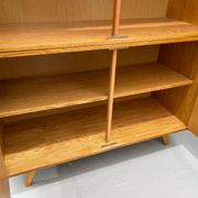 Armoire U-450 en placage de chêne, variante jaune et blanc, Jiří Jiroutek pour Inte