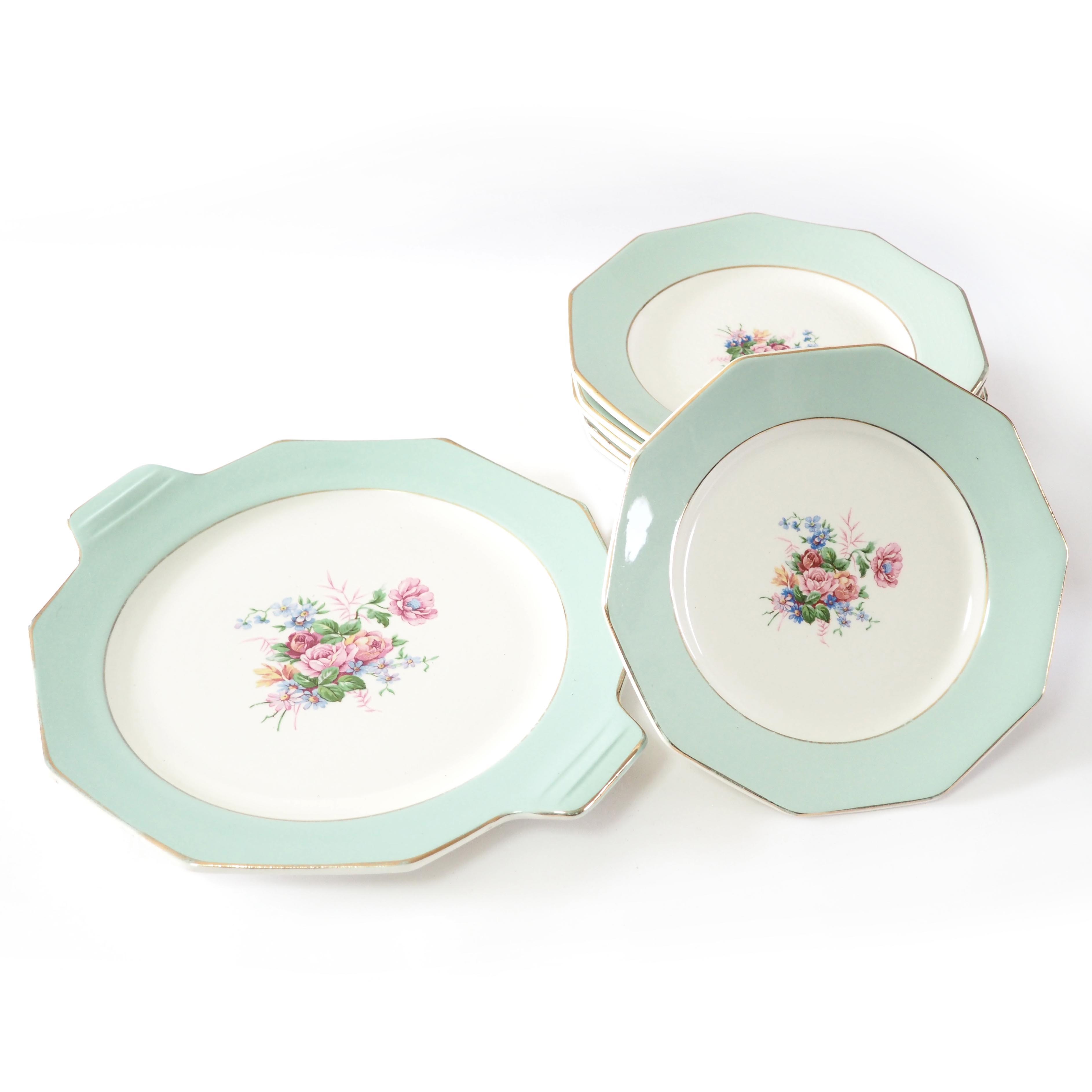 Dessert set with 6 plates and pie dish