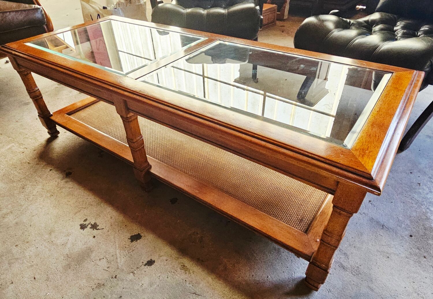 Vintage coffee table in solid wood and glass – double glass top and