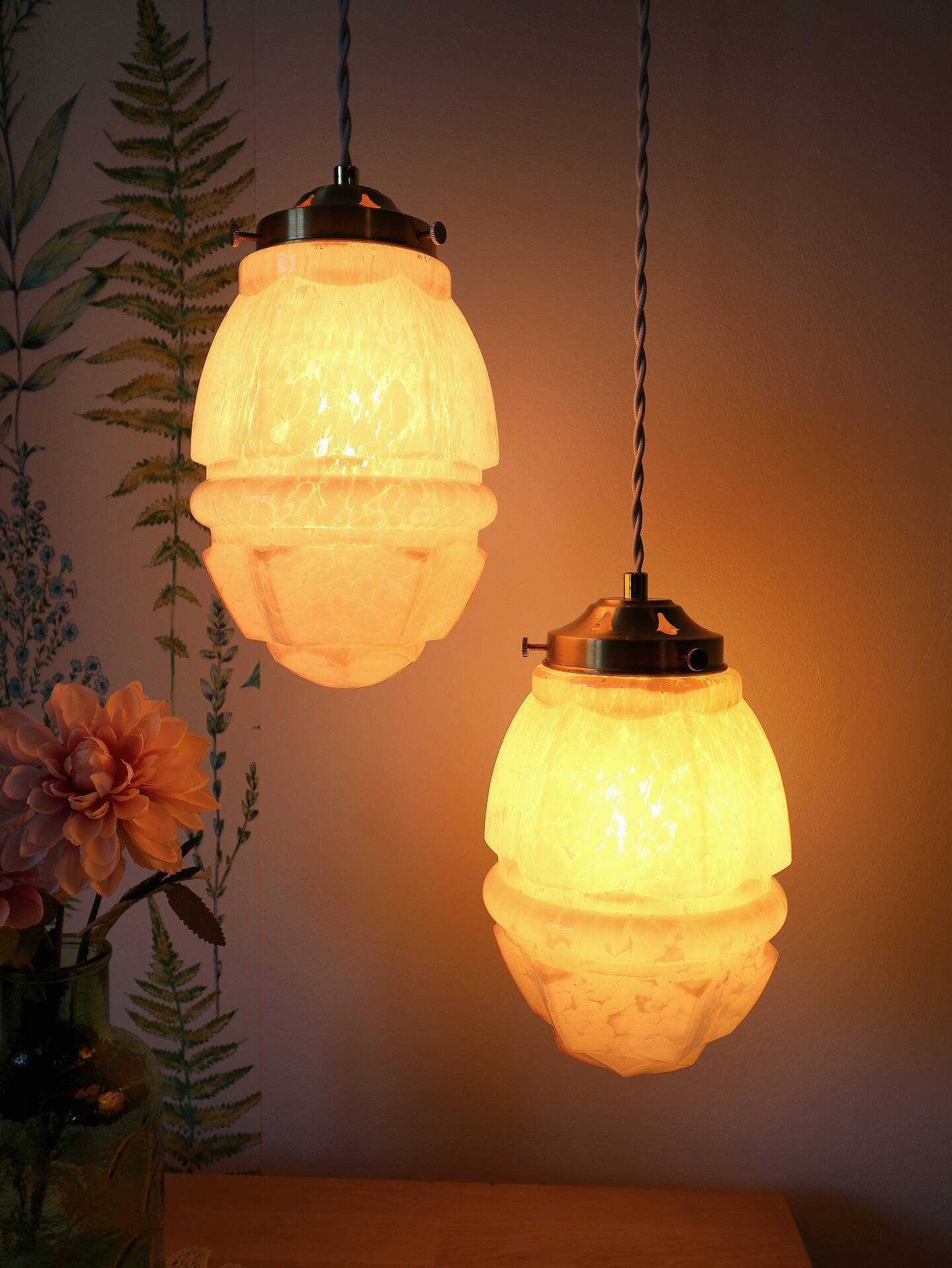 Art Deco glass suspensions from Clichy in pink – Skyscraper style