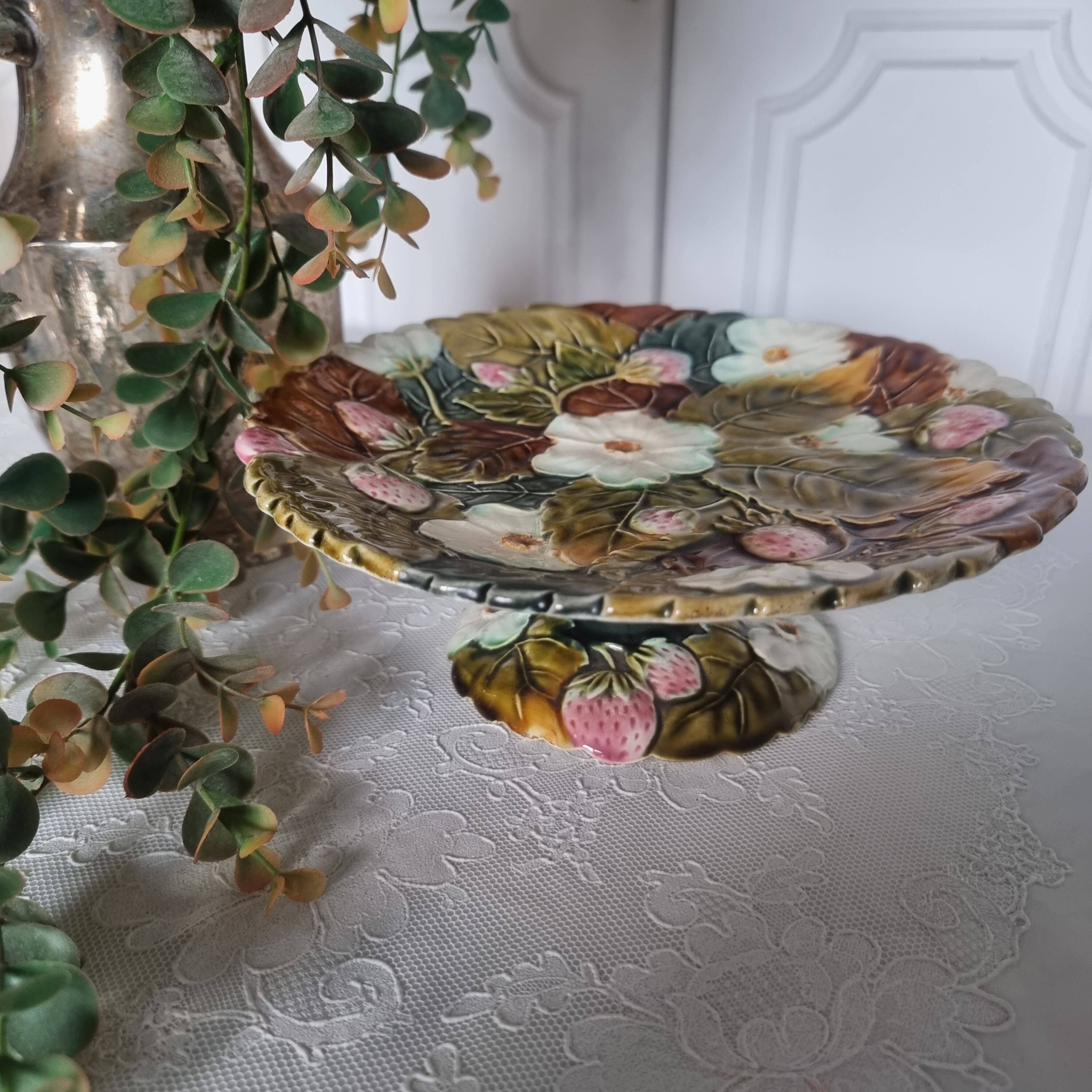 Set of 6 french onnaing barbonite ceramic plates and cake plate