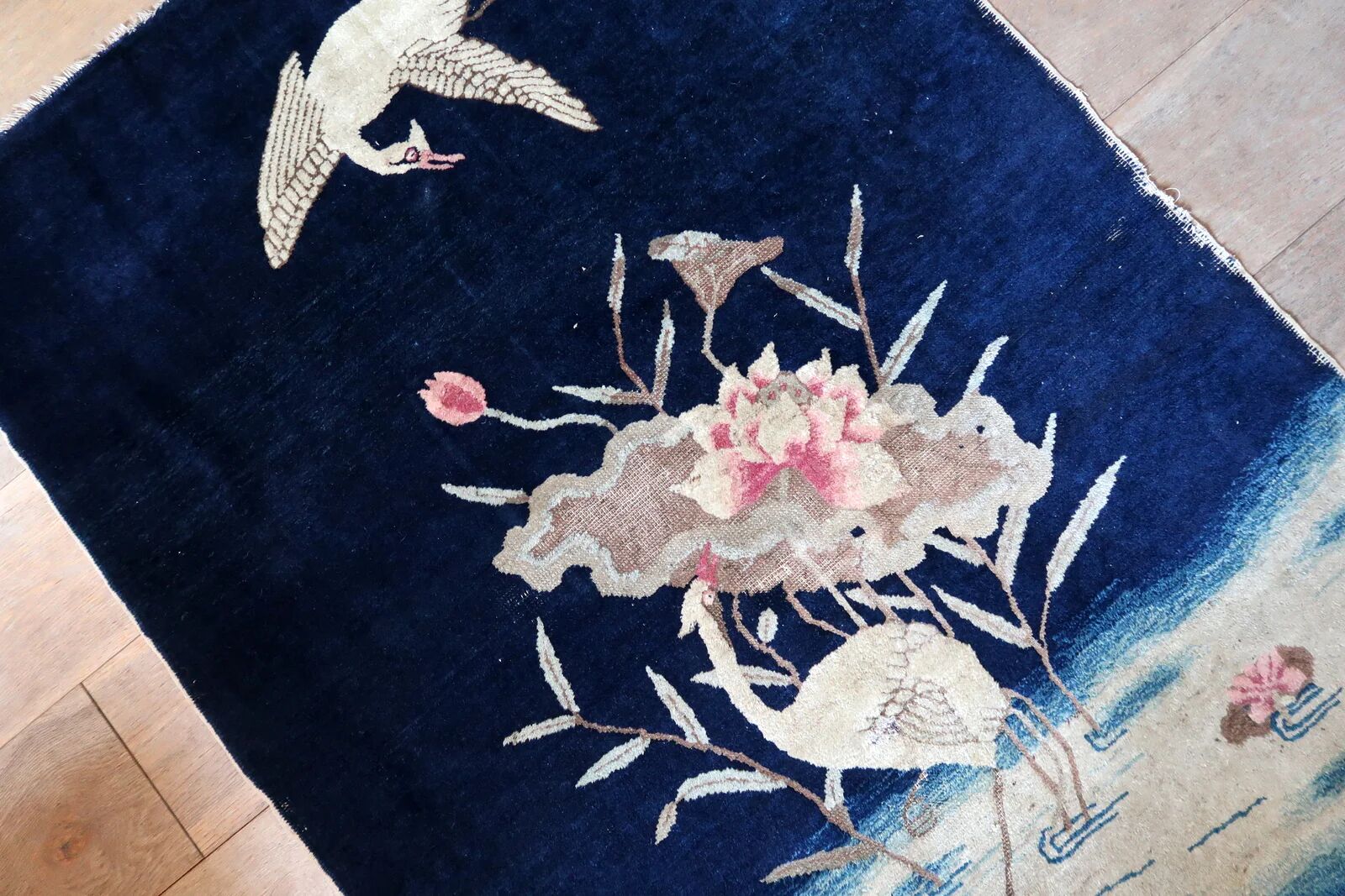 Antique 1890s Chinese Peking rug with crane design 95cm x 152cm