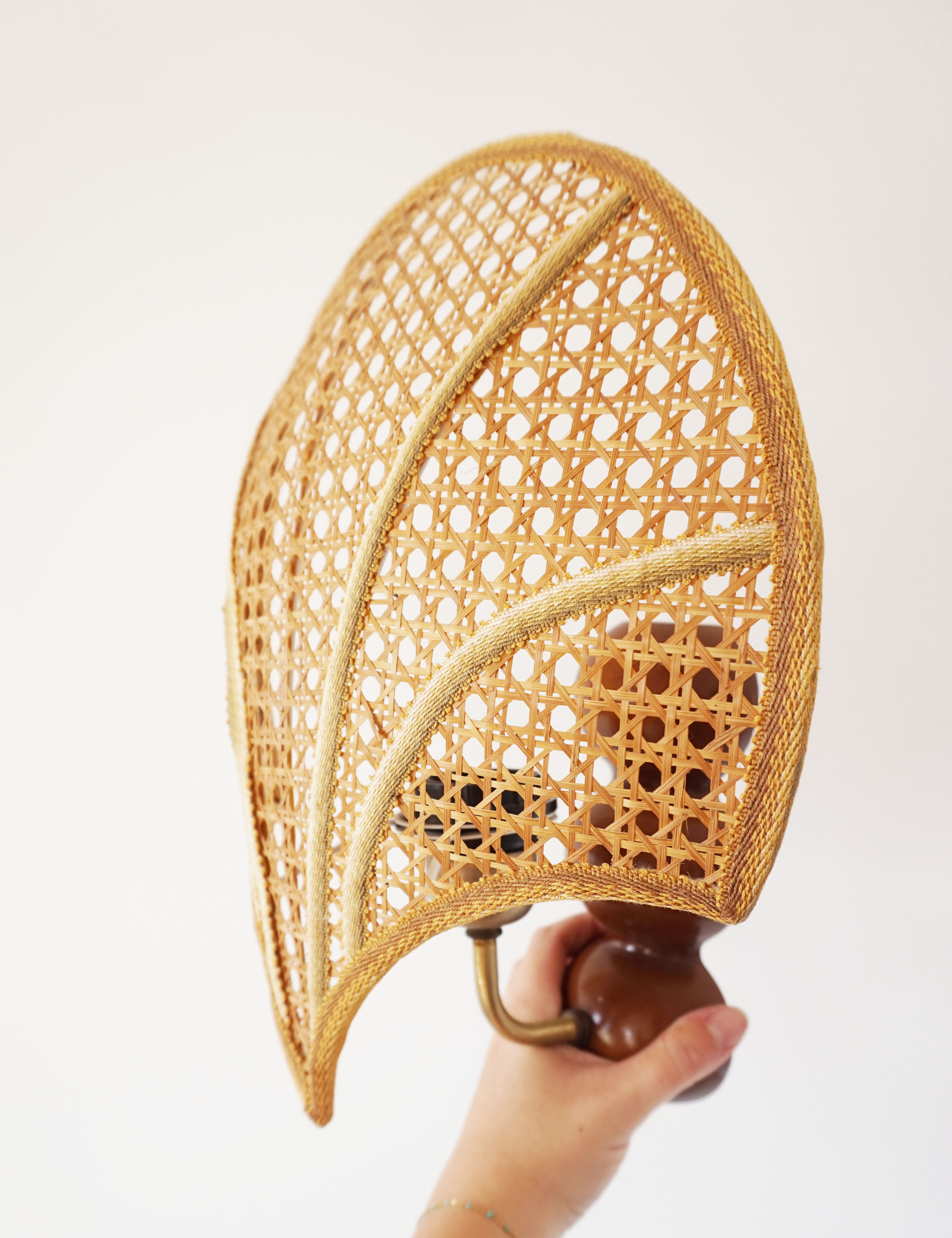 Apply shell in vintage cannage