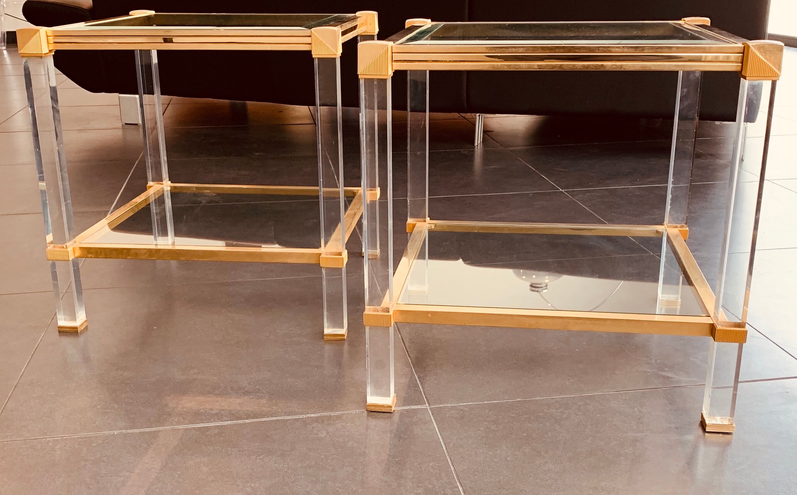 Paire de tables verre laiton circa 1970