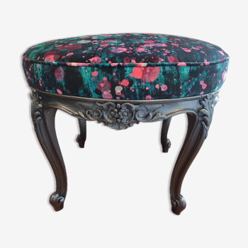 Oval stool