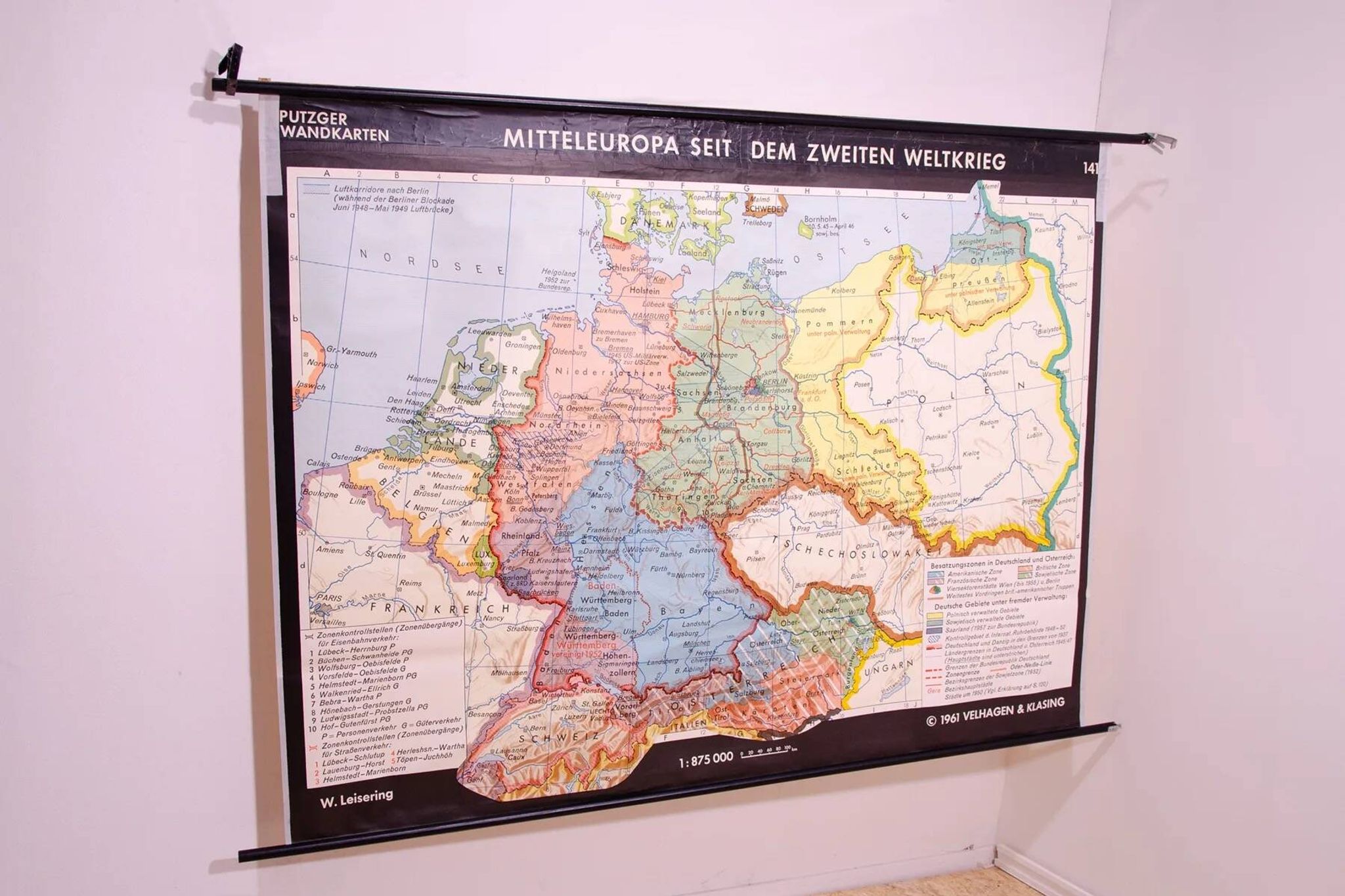 Carte scolaire vintage allemande de l'Europe centrale, 1961
