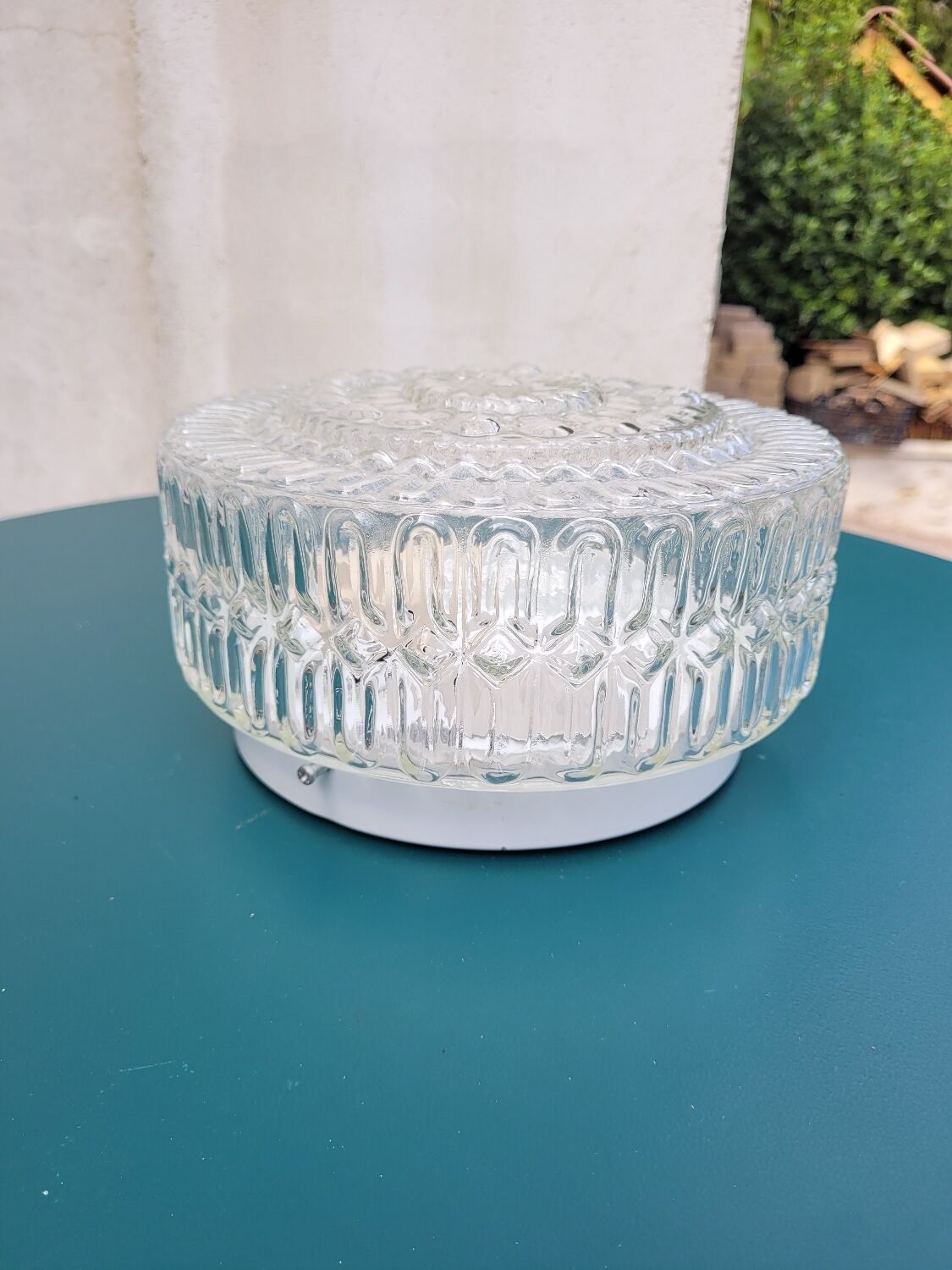 Round cast glass ceiling lamp