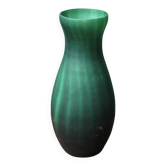Vase en verre soufflé, satiné givré.