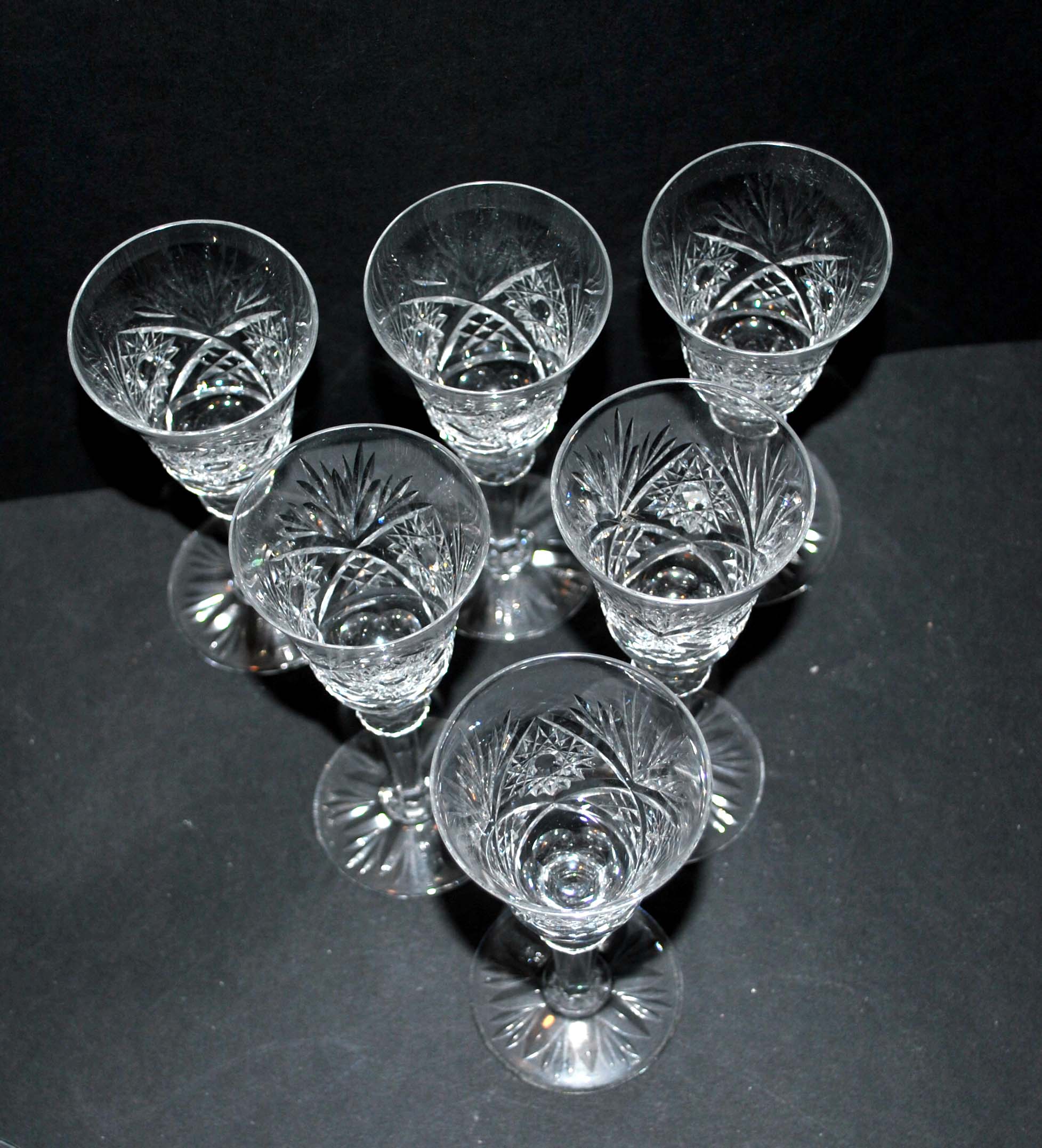 Cristallerie Lorraine, Series of 6 diamond cut crystal stemmed glasses 14.5cm