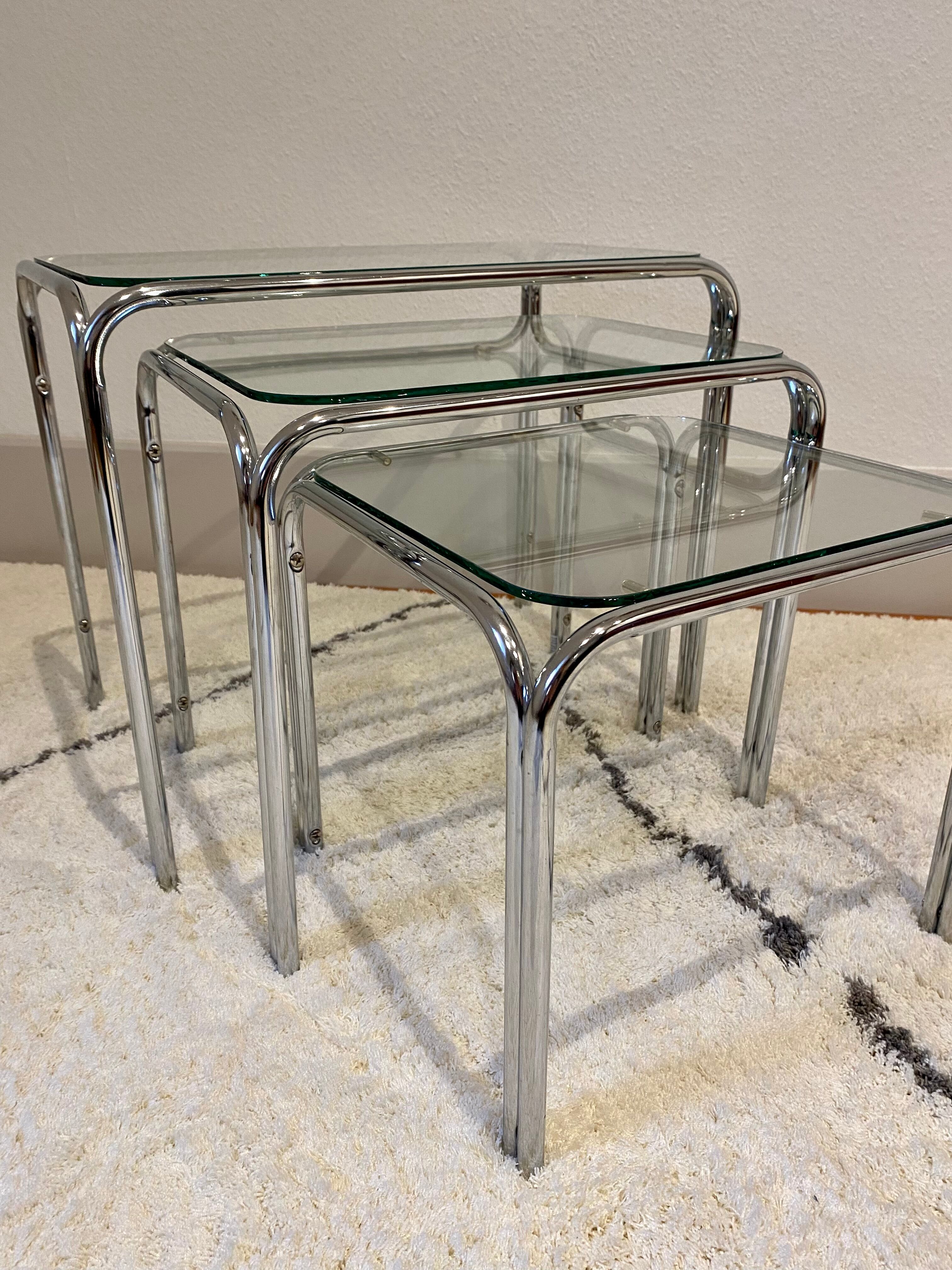 Vintage gigognes tables
