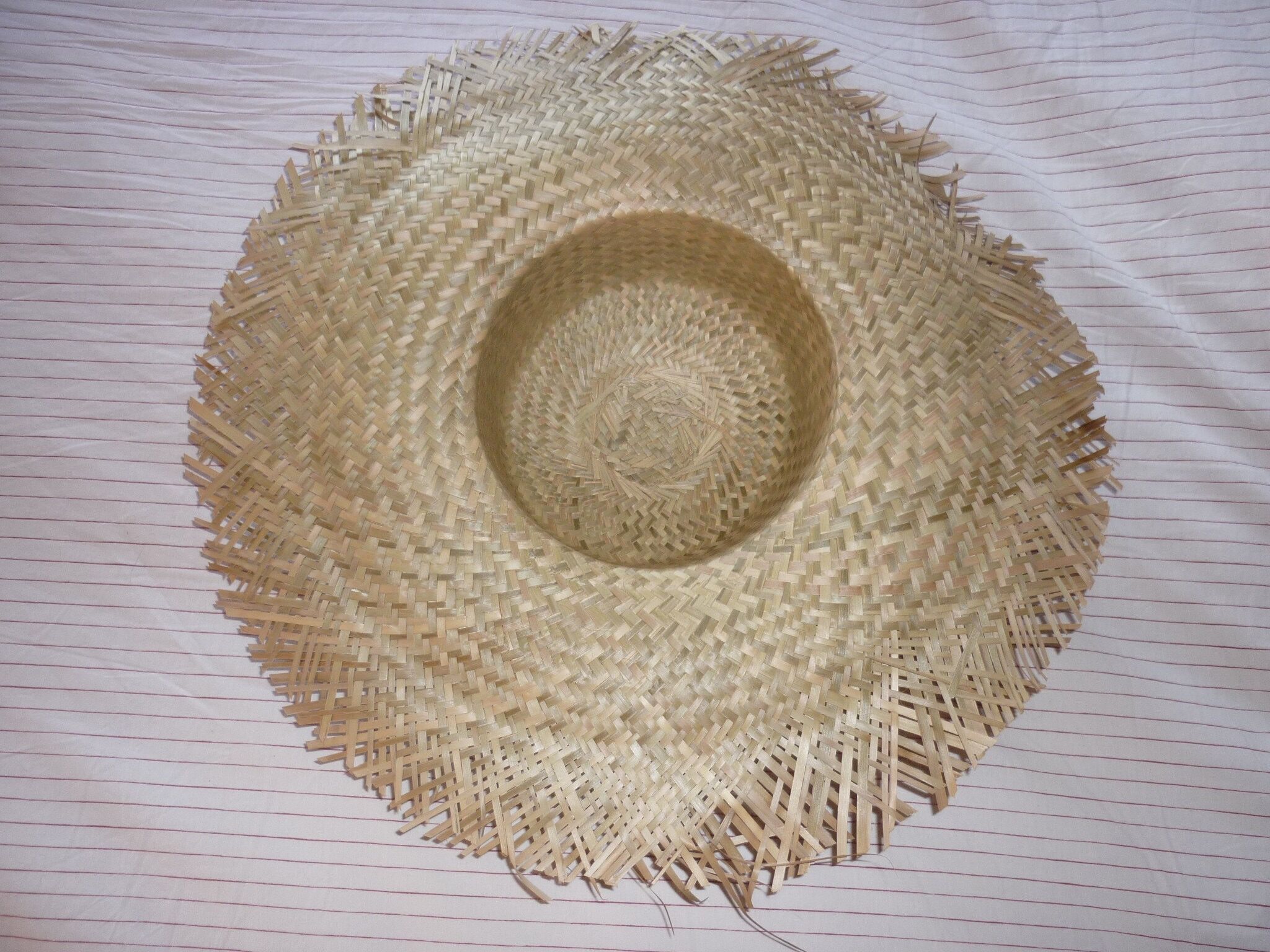 Braided straw capeline hat