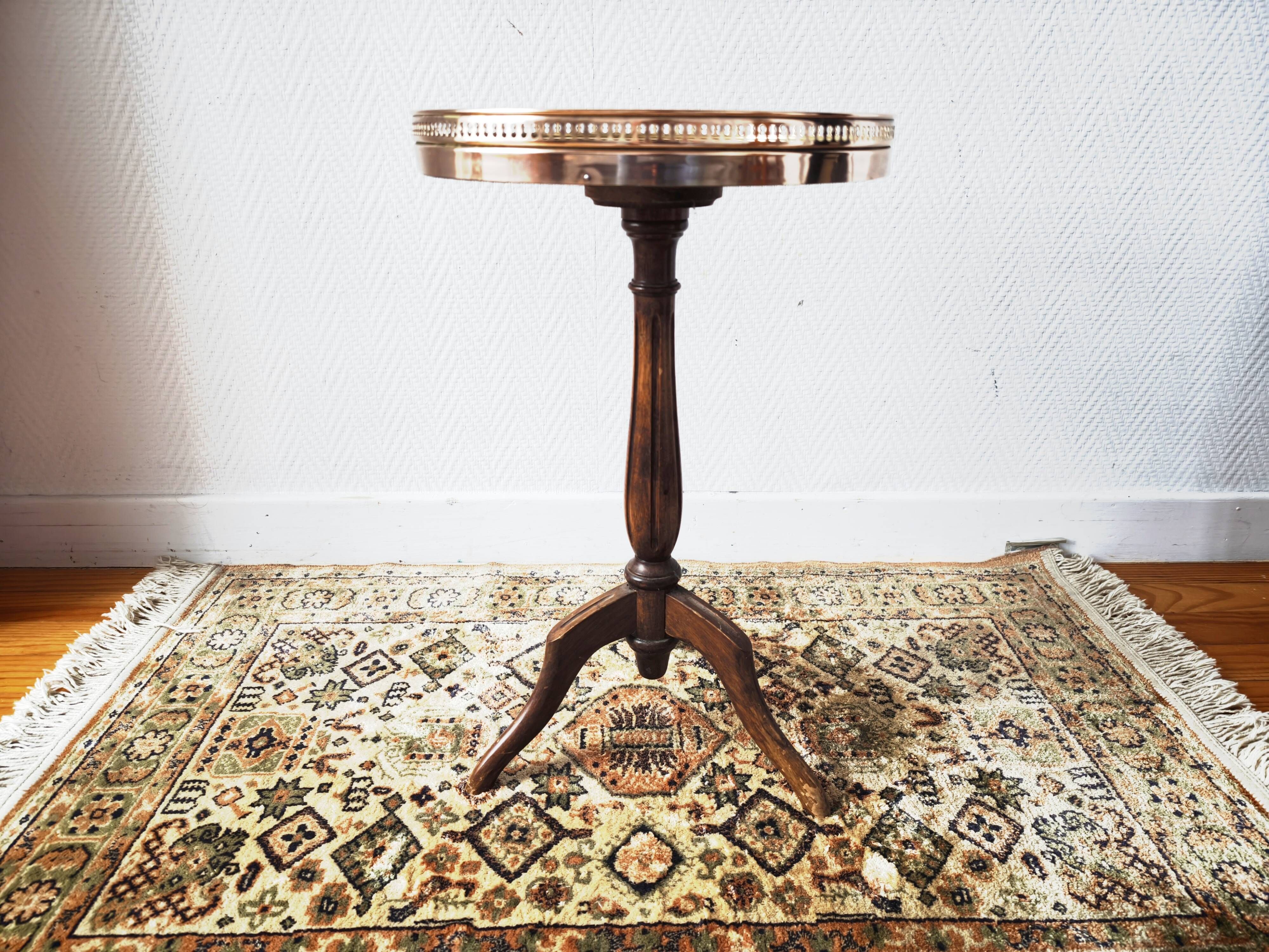 Guéridon tripode style Louis XVI marbre blanc et laiton