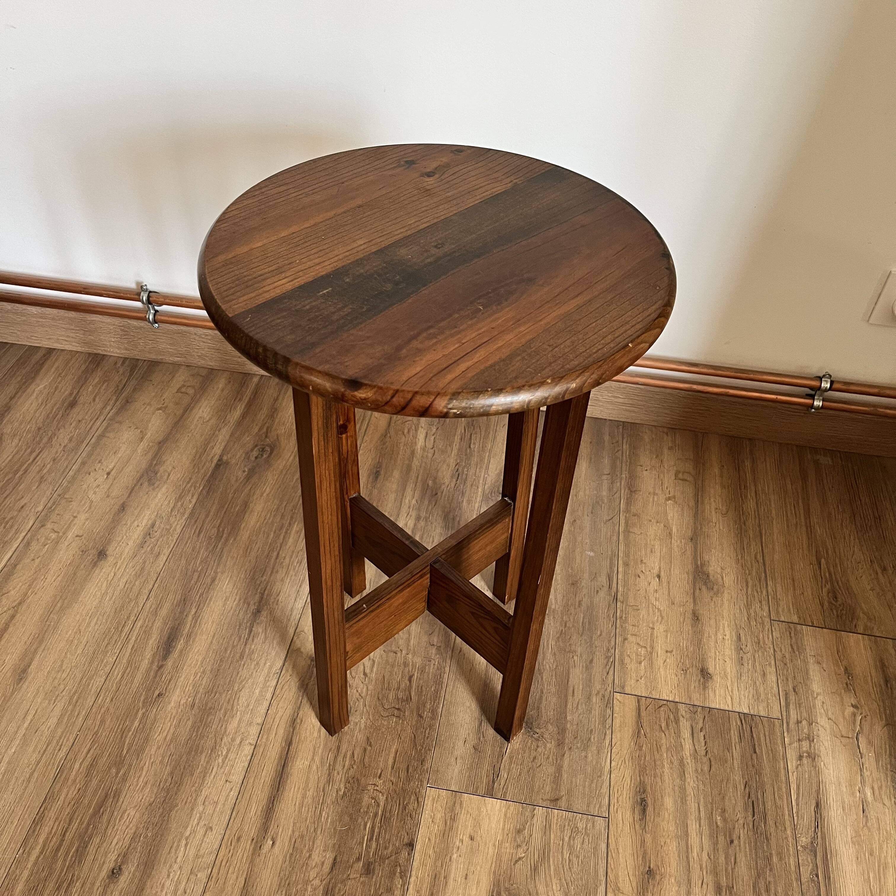 Wooden pedestal table
