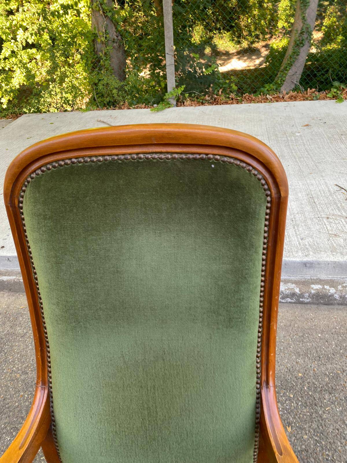 Fauteuil Voltaire Louis Philippe velours vert mousse confortable 1970