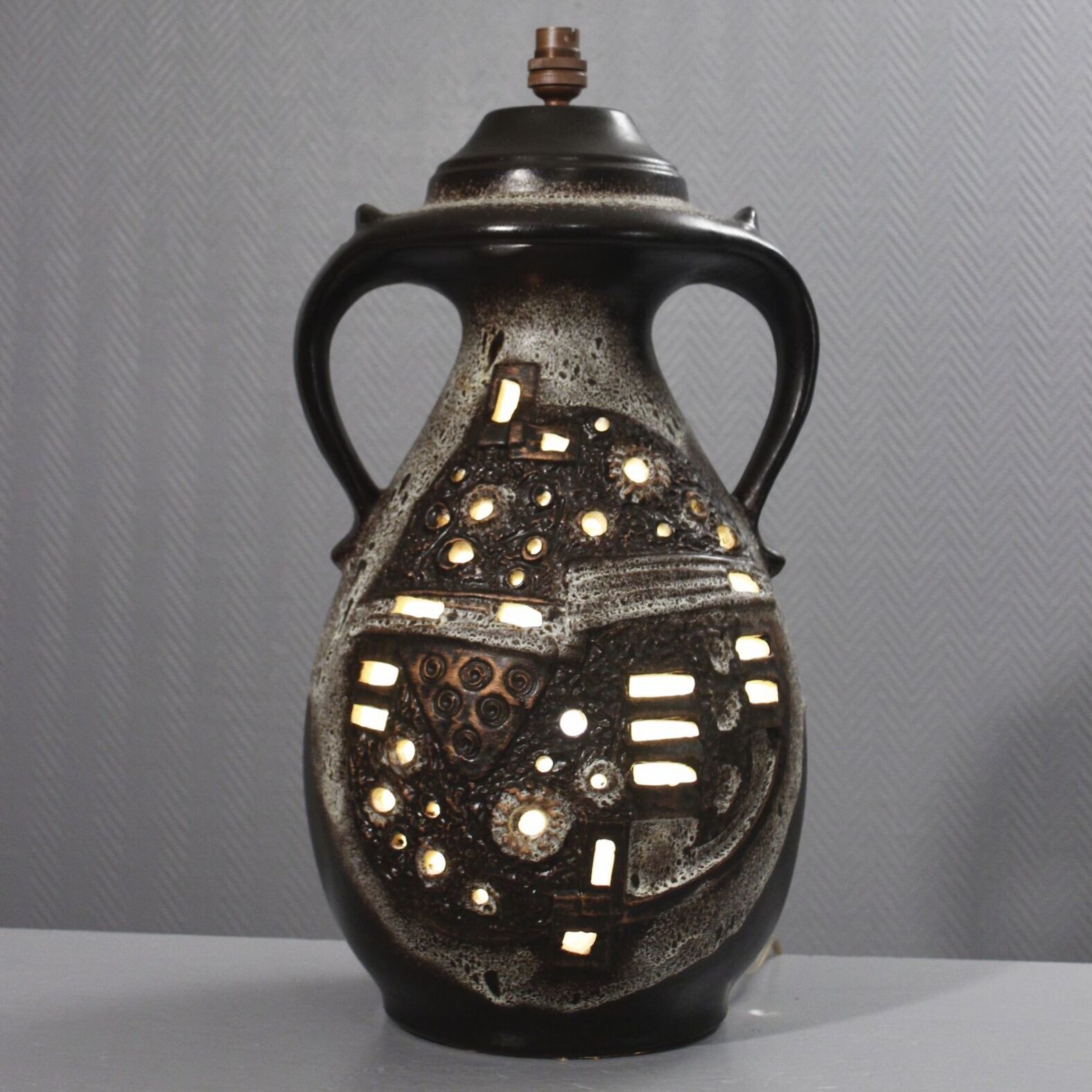 Large double lighting lamp base with openwork design, Brutalist 1960s.