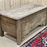 Banc coffre du  18ème en chêne brut - L=1m32, P=65cm, H=62cm.