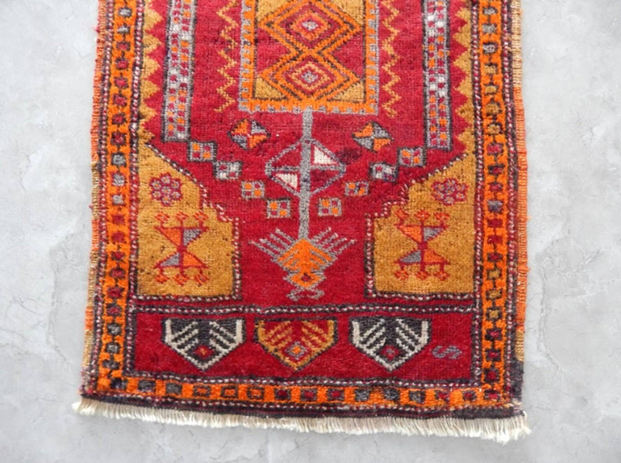 Vintage Turkish hallway rug 54x96 cm