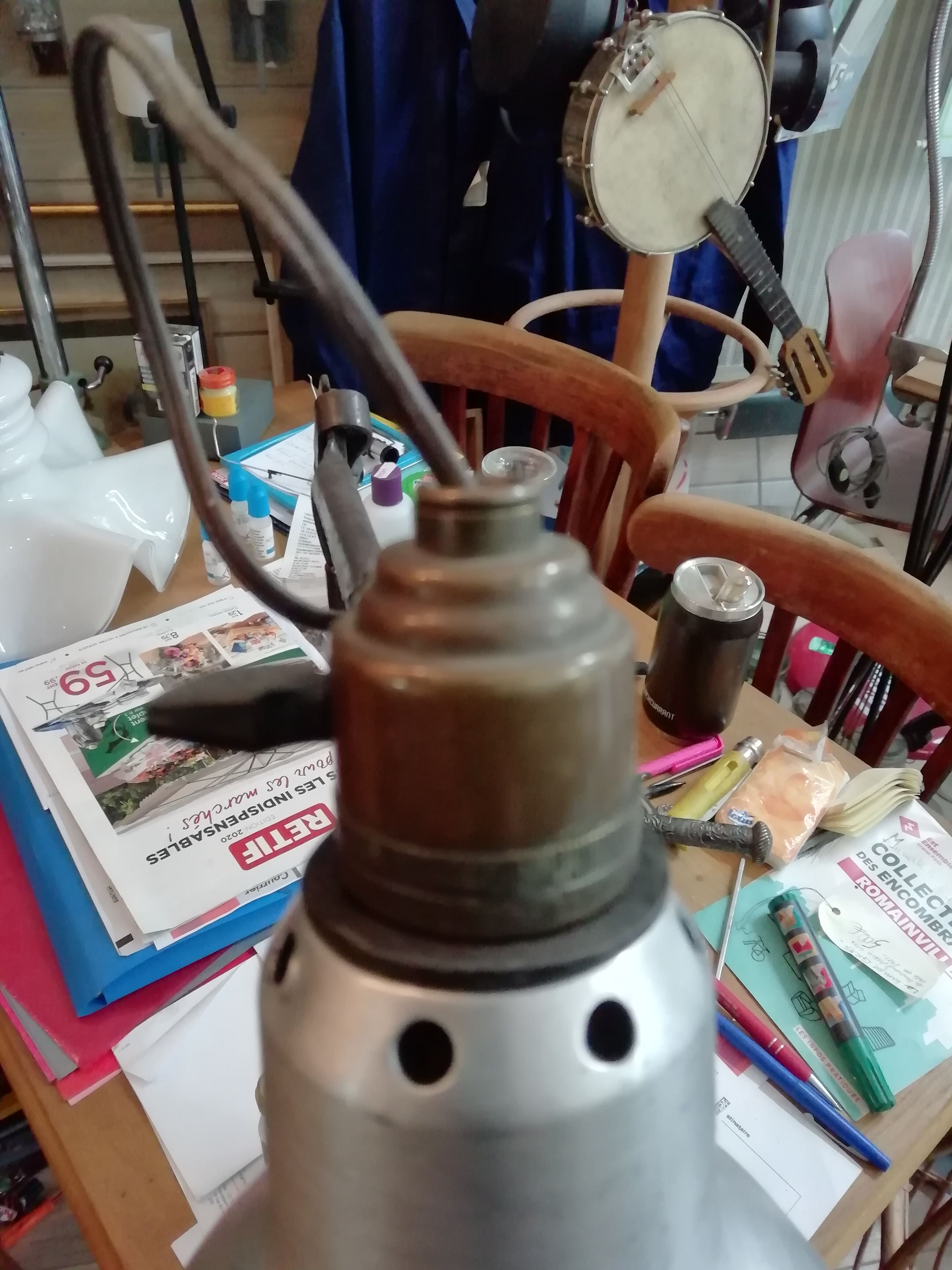 Old-housed greasy lamp