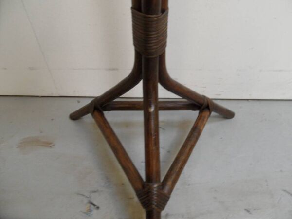 Porte-manteau vintage sur pied en bambou