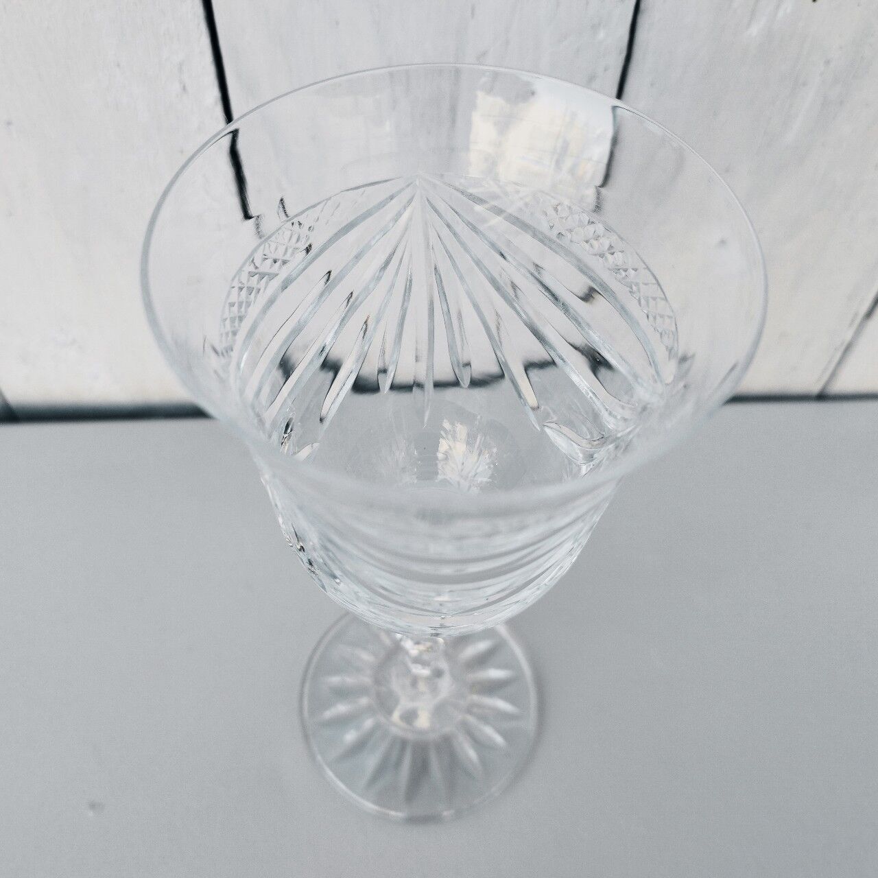 Verres à vin en cristal frise rubans vintage