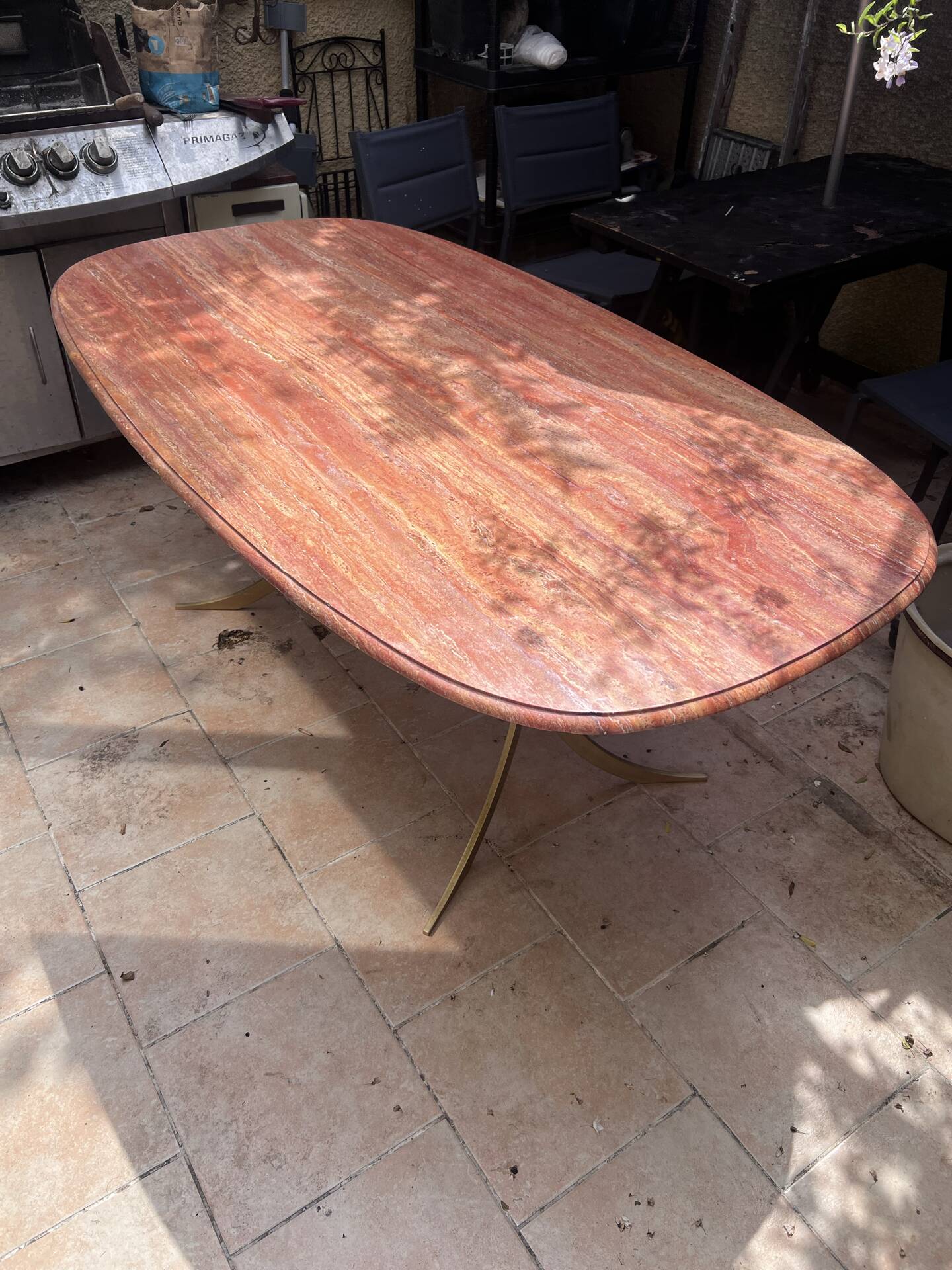 Table à manger en marbre