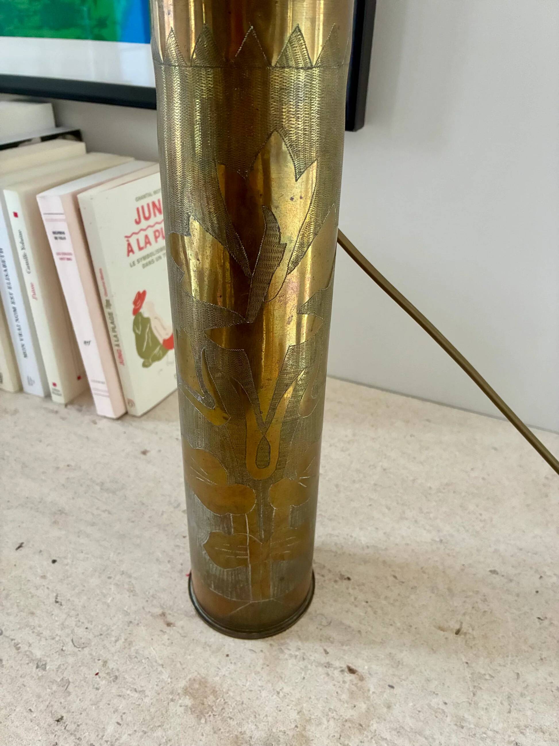 "Obus" lamp engraved with floral decoration.