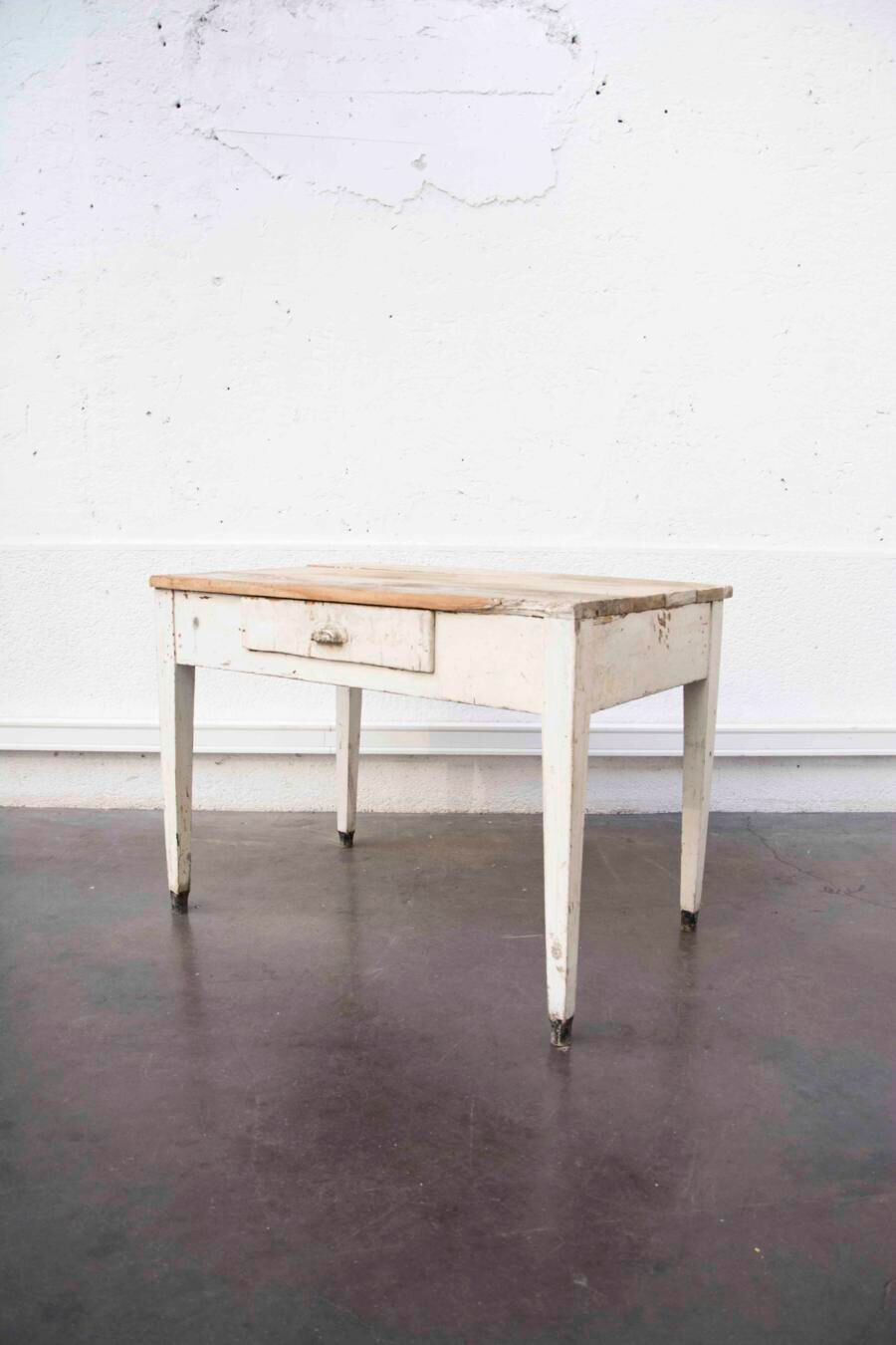 Farm table