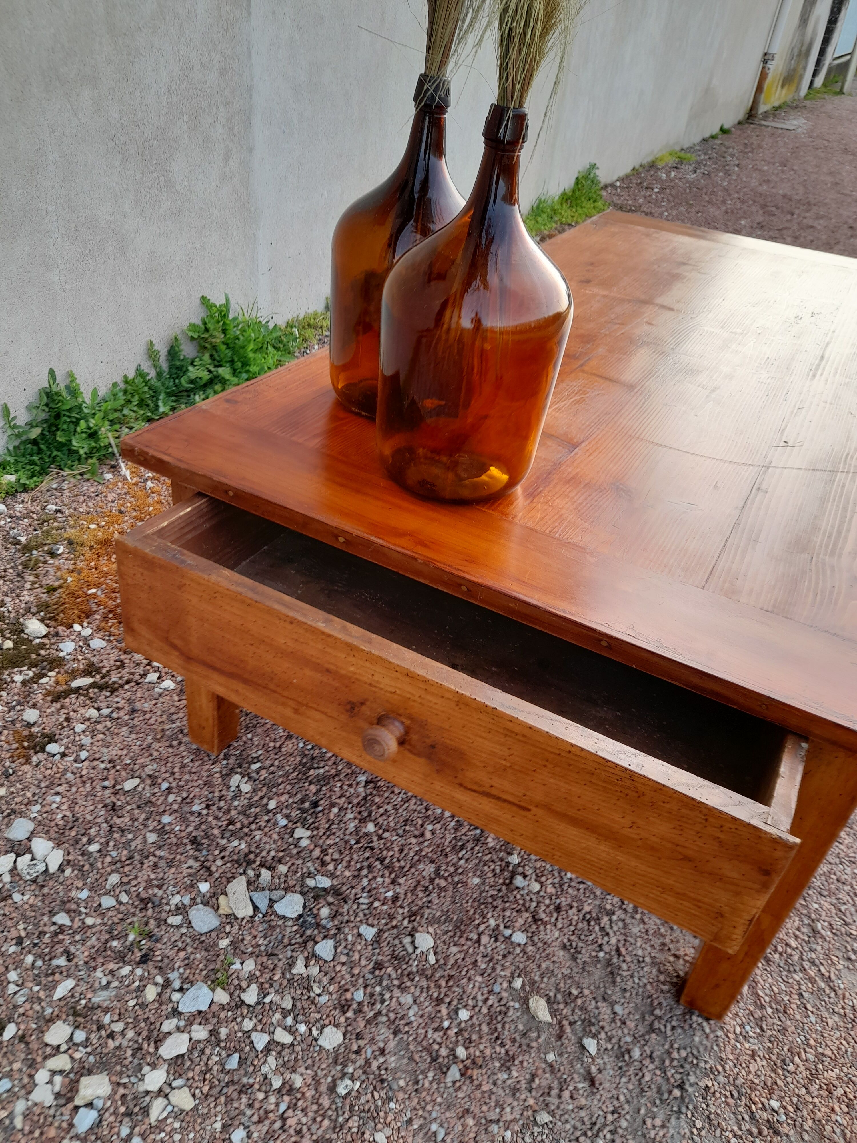 Rustic farm coffee table 3 drawers -1m72