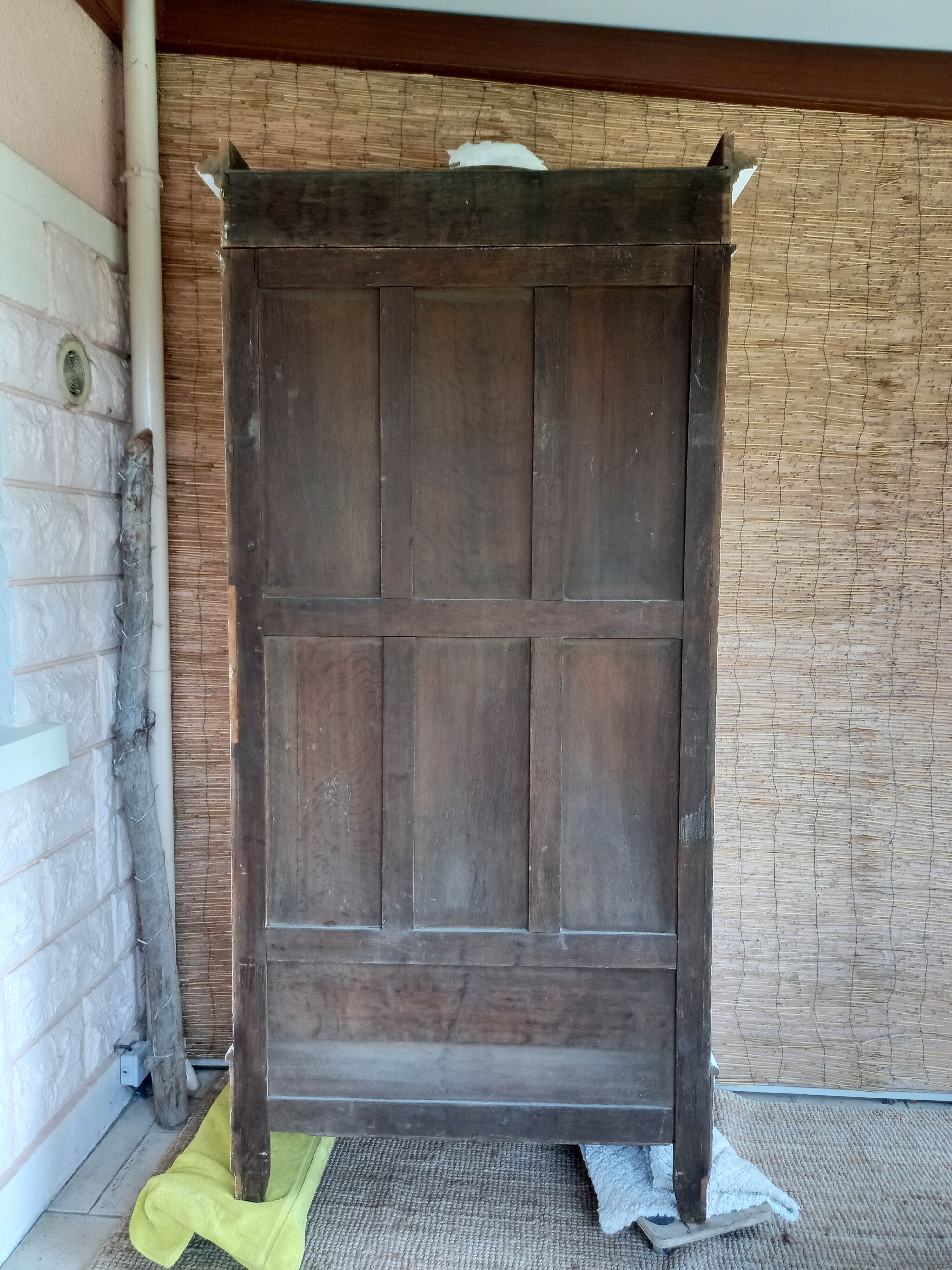 Ice cap cabinet