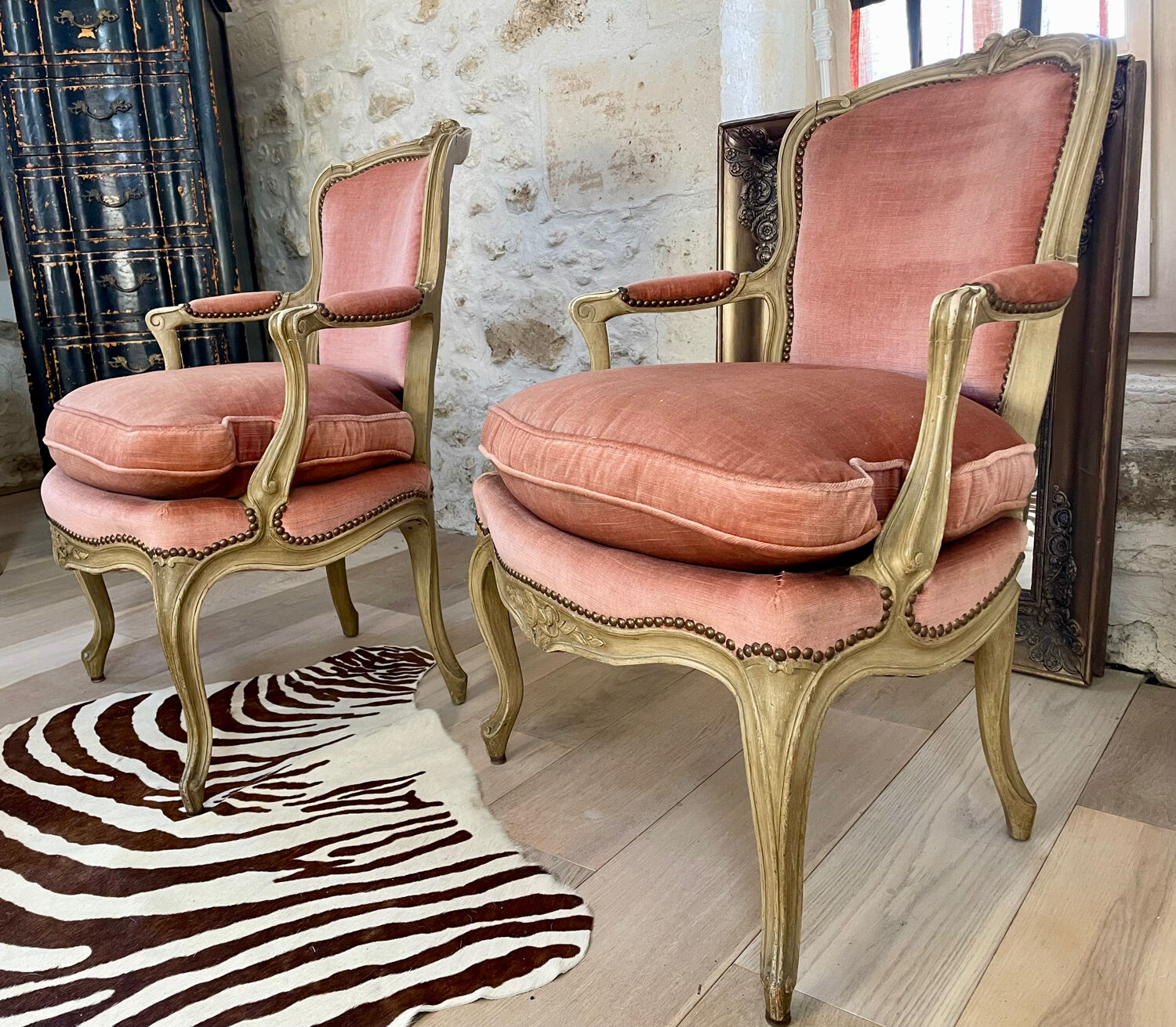 Paire de fauteuils cabriolet Louis XV