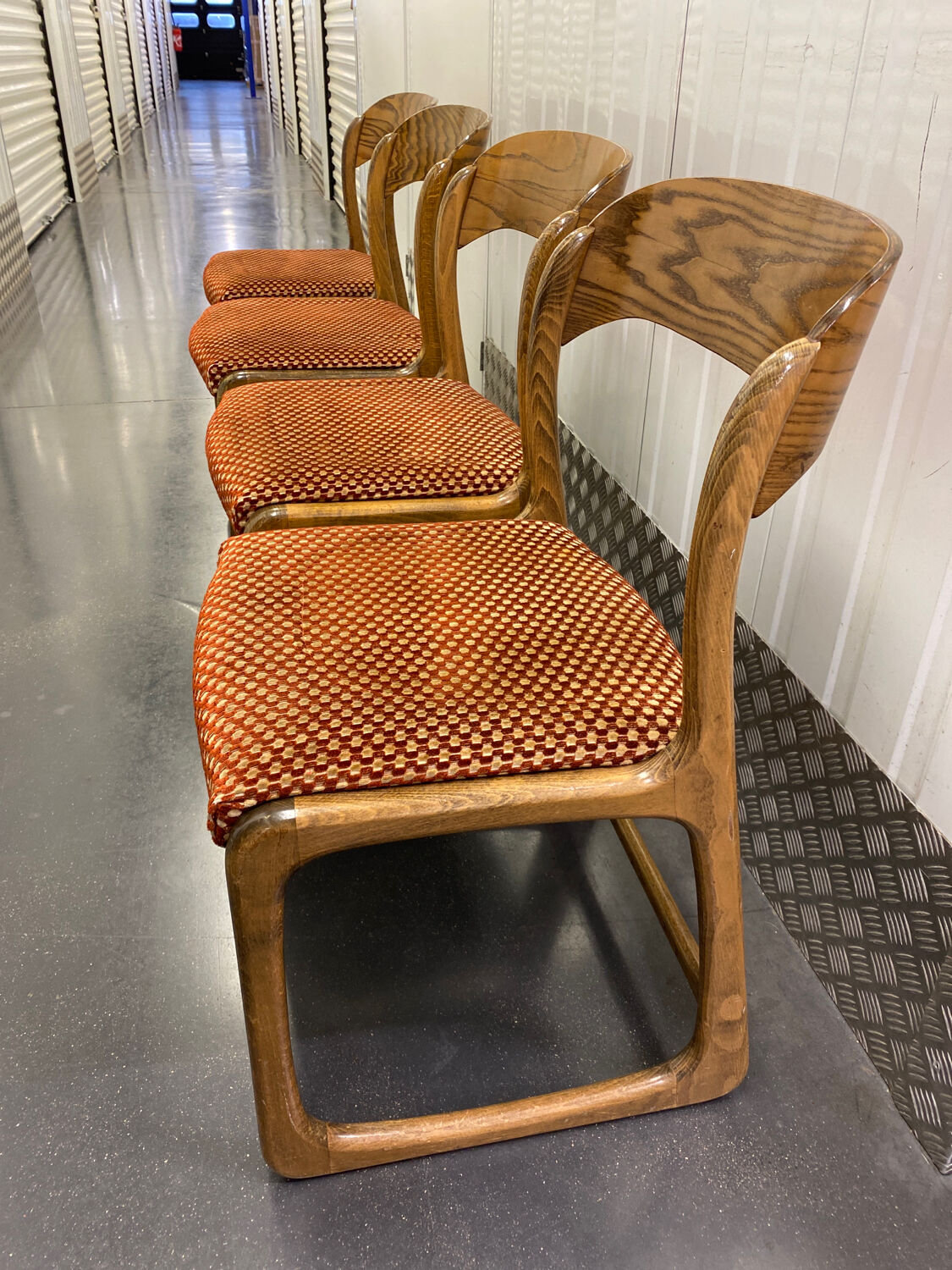 Lot 4 chaises Traineau signées Baumann vers 1960