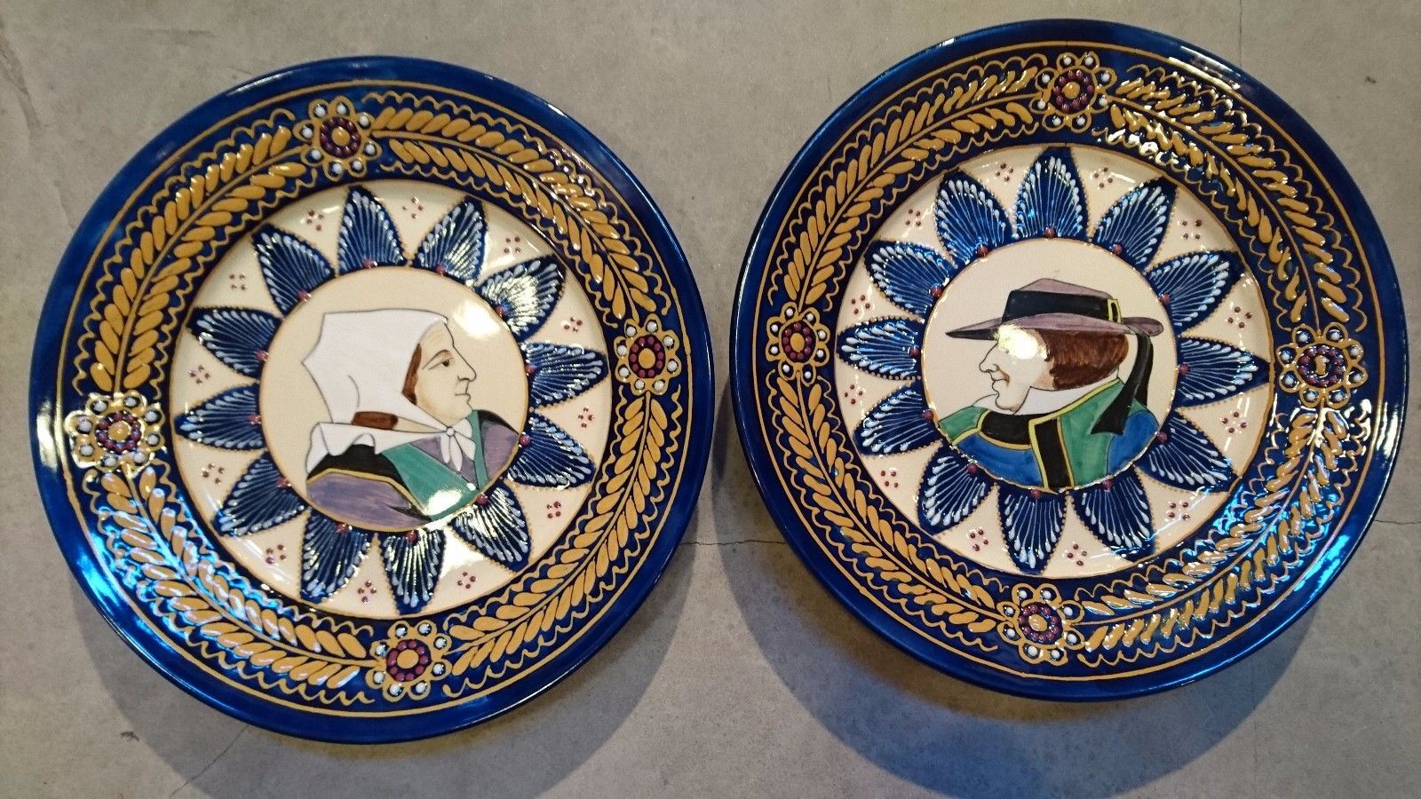 Pair of plates HB Quimper décor embroidery couple XX °