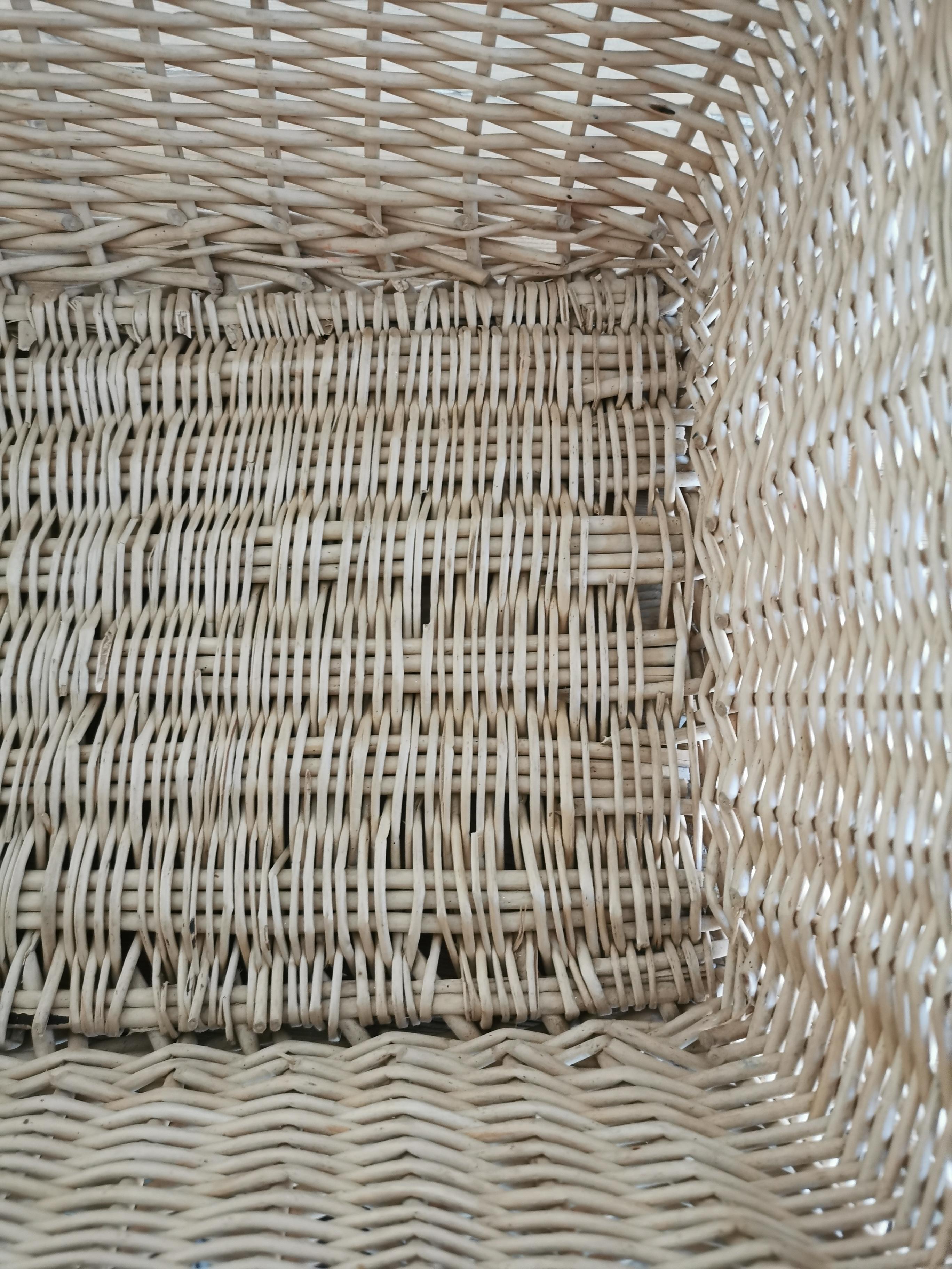 Wicker pan