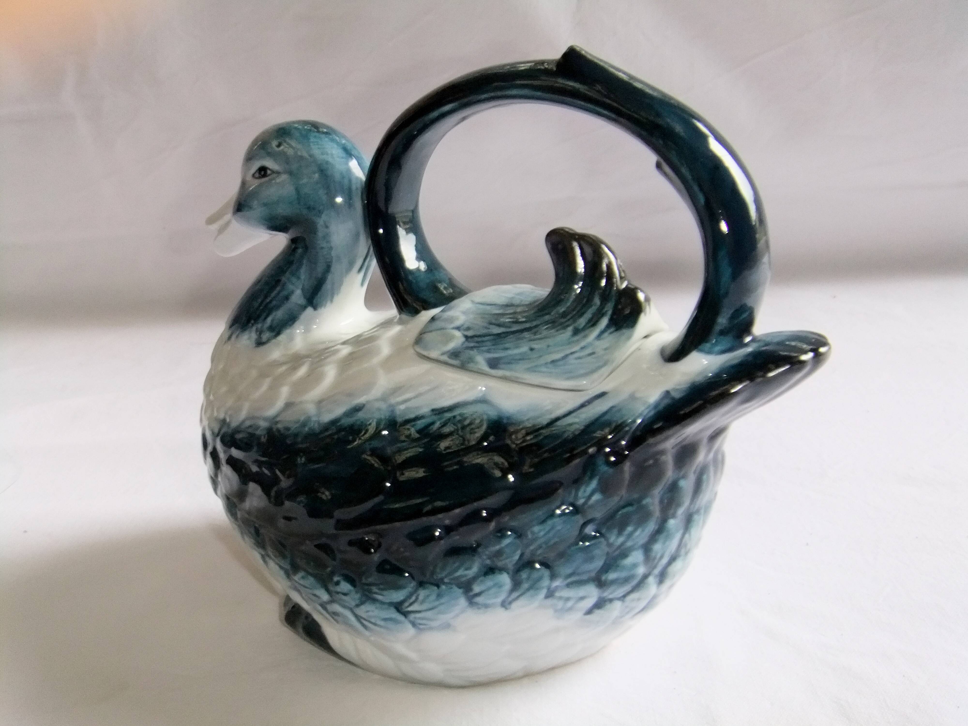 Pitcher teapot jug ceramic bird duck