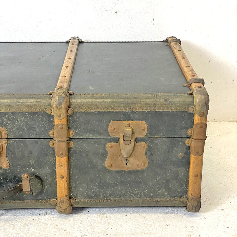 Travel trunk 50s
